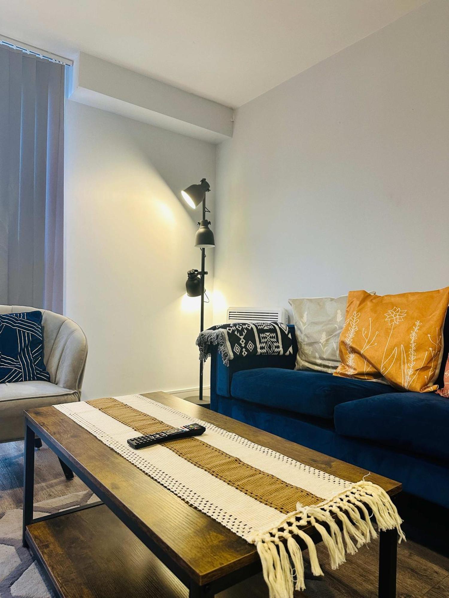 Bright 1 Bedroom Apartment, Birmingham