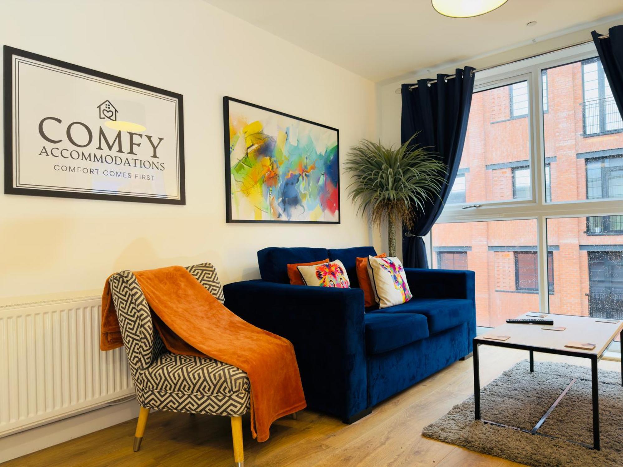 Lock Side Apartment *