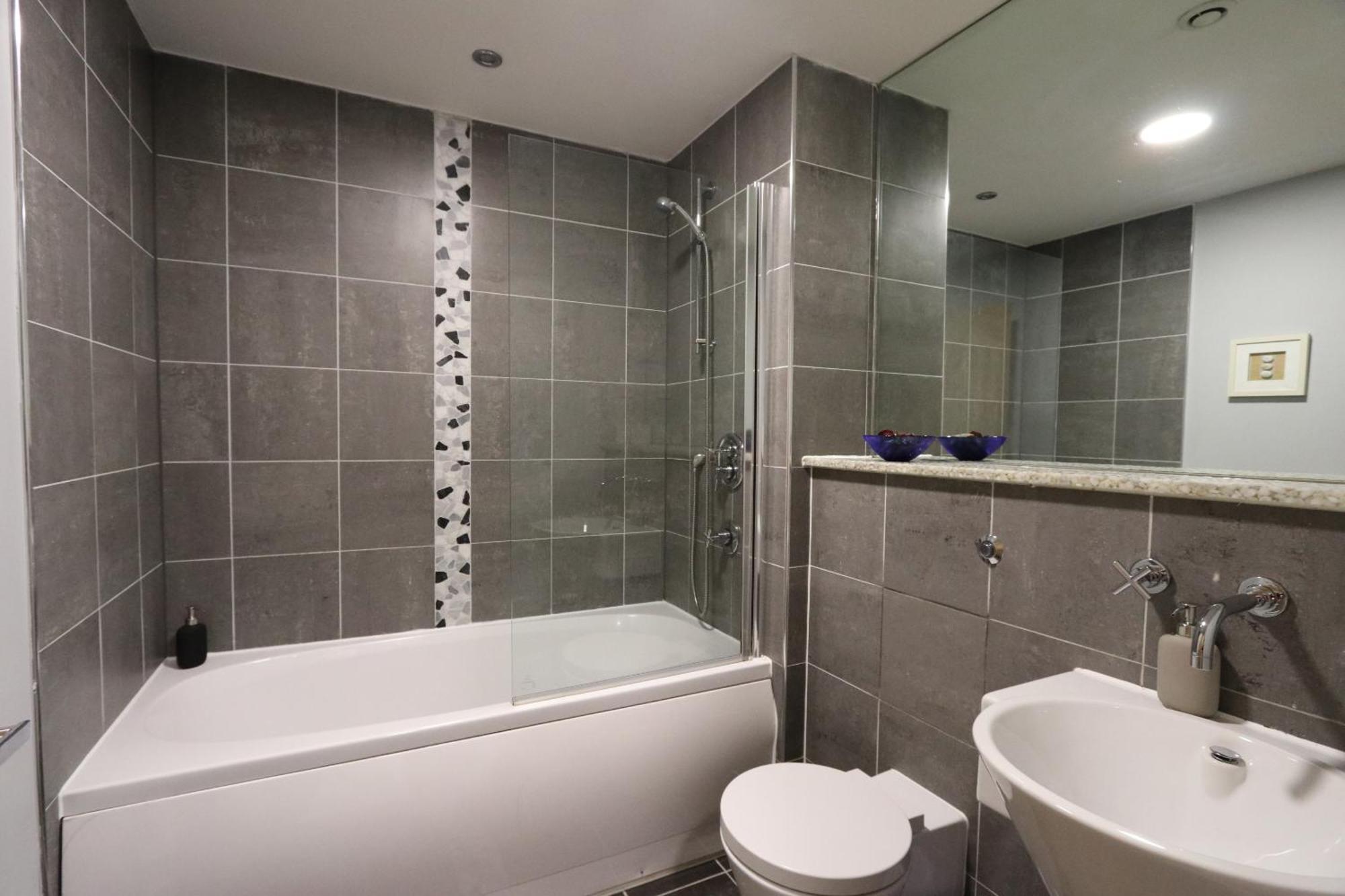 Apartment Stunning Floor Southside 2 Beds Parking Wifi Netflix