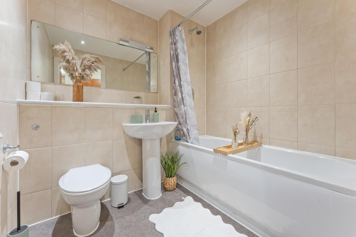 Modern 1 Bed Arcadian Balcony *