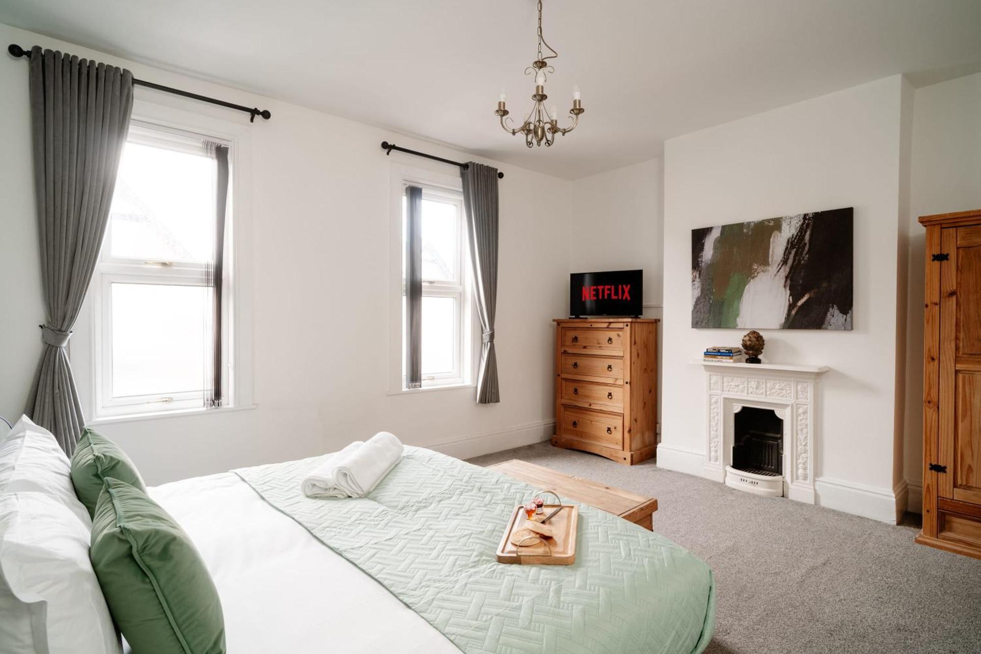Holiday home Spacious Centre Family Contractors Wifi Birmingham