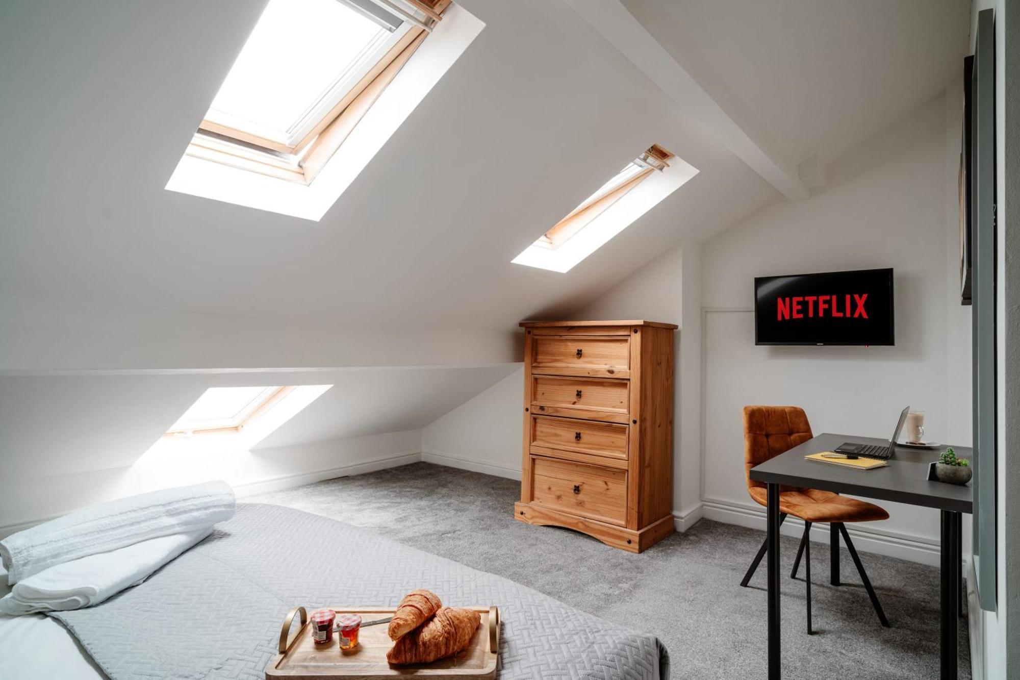 Spacious Centre Family Contractors Wifi * Birmingham
