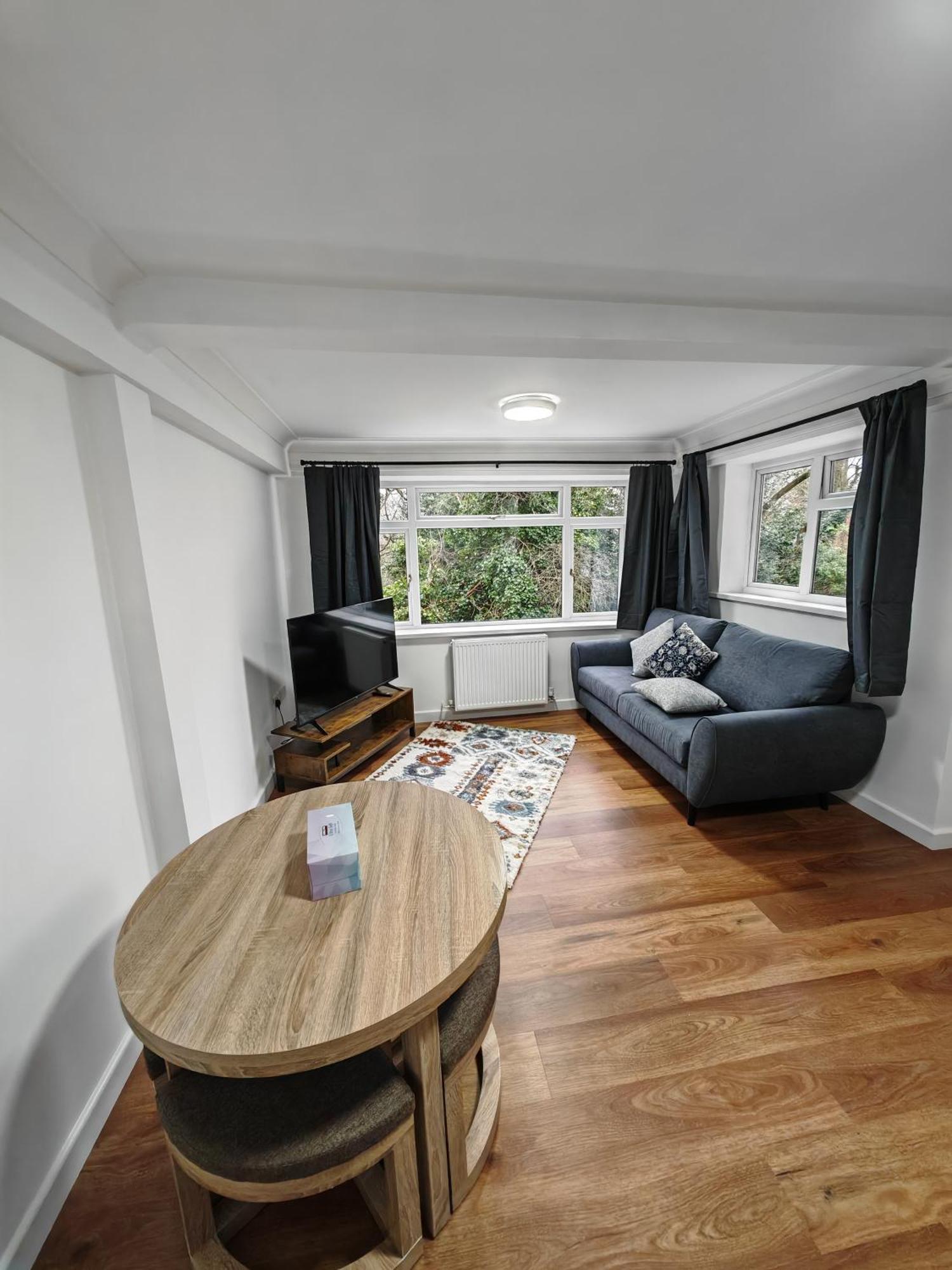 Apartment Ideal Location For