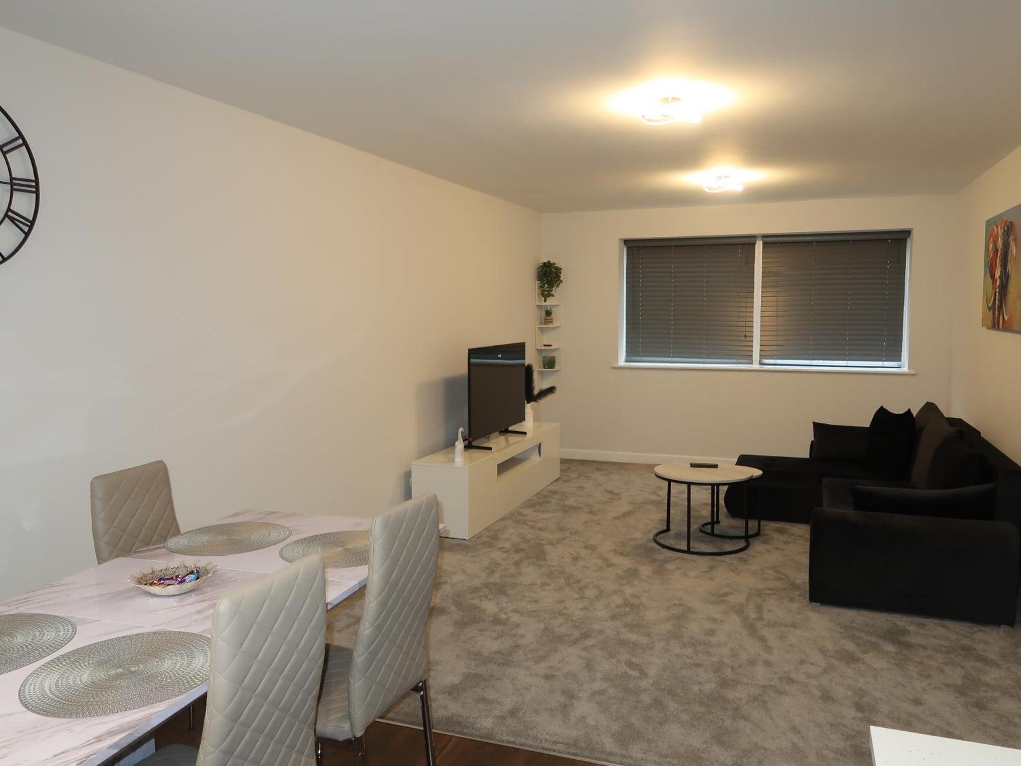Apartment Sterling Luxury Centre- High Speed Wi-fi, Workspace & Free Parking *
