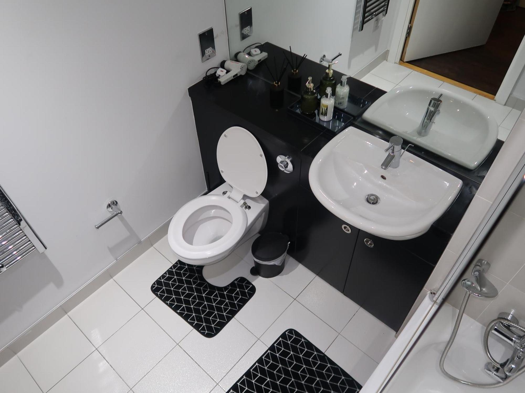 Sterling Luxury Centre- High Speed Wi-fi, Workspace & Free Parking *