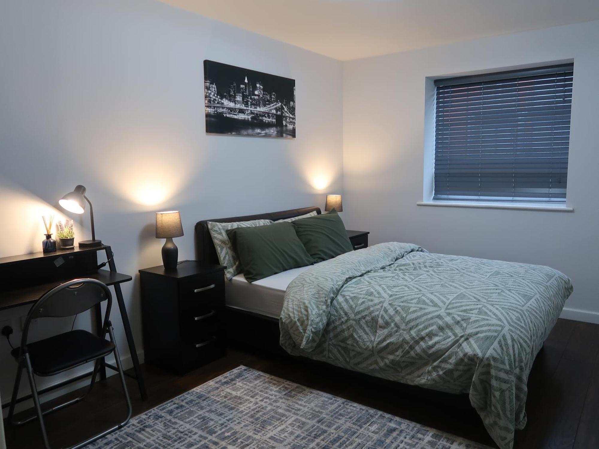 Apartment Sterling Luxury Centre- High Speed Wi-fi, Workspace & Free Parking *