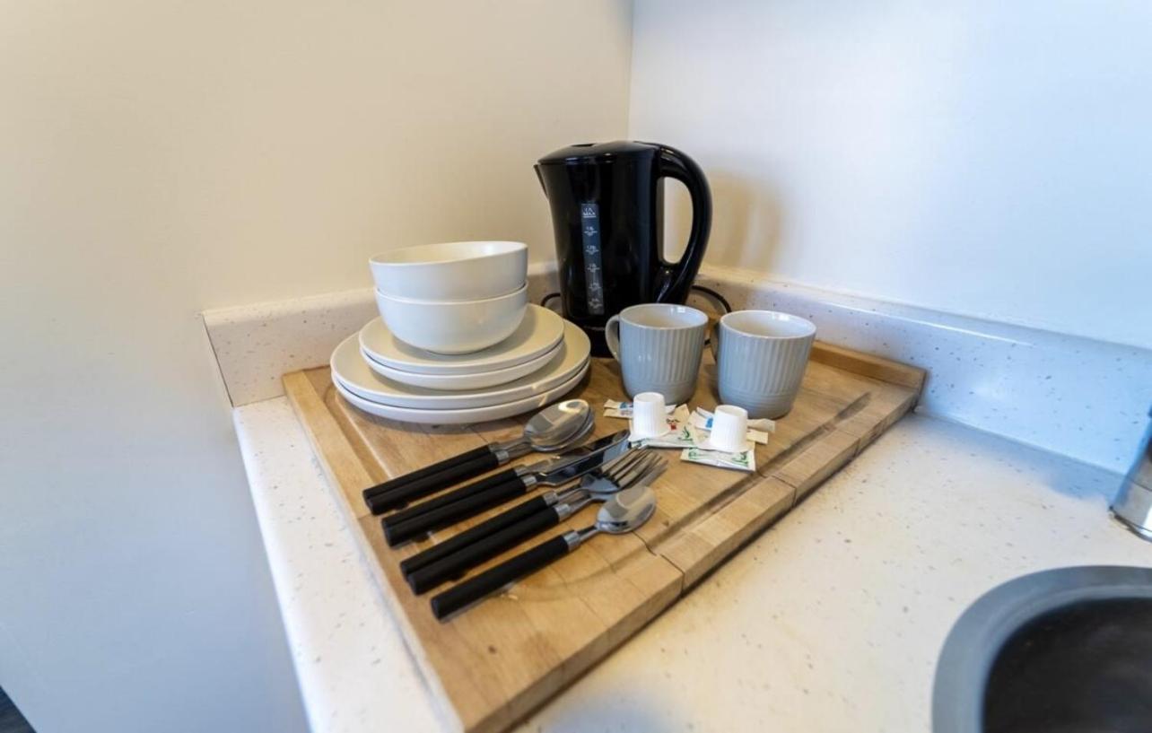Apartment Staysa Equipped Near Qe And Uob In Close To The City! *