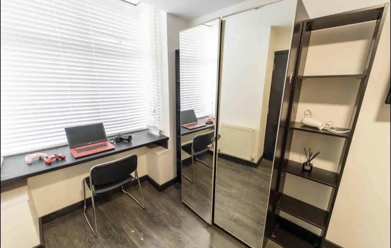 Apartment Staysa Equipped Near Qe And Uob In Close To The City!