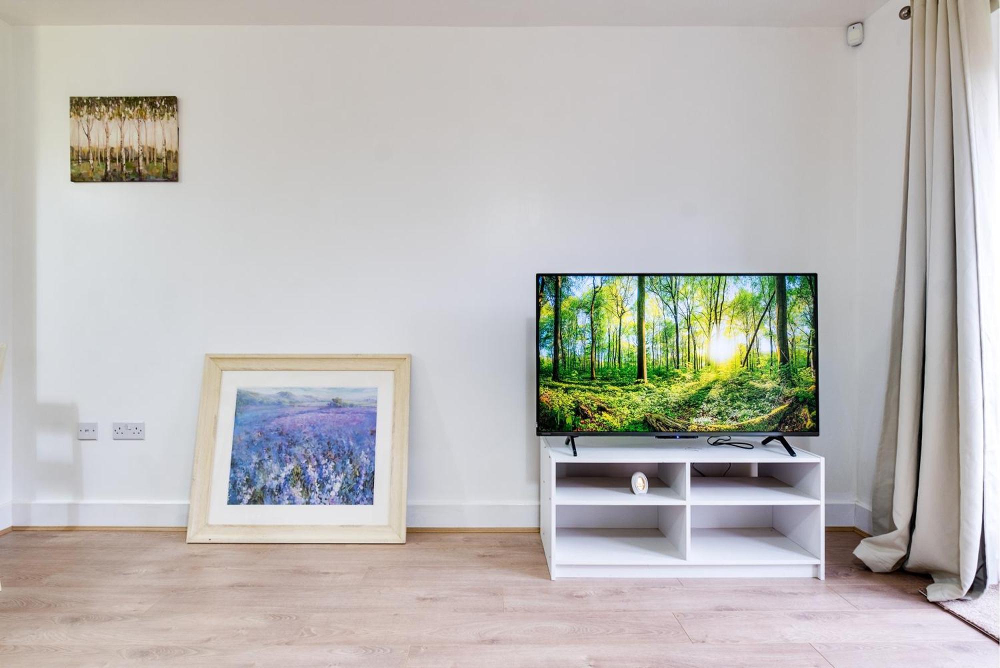Comfy Home-windrush Grove Holiday home *