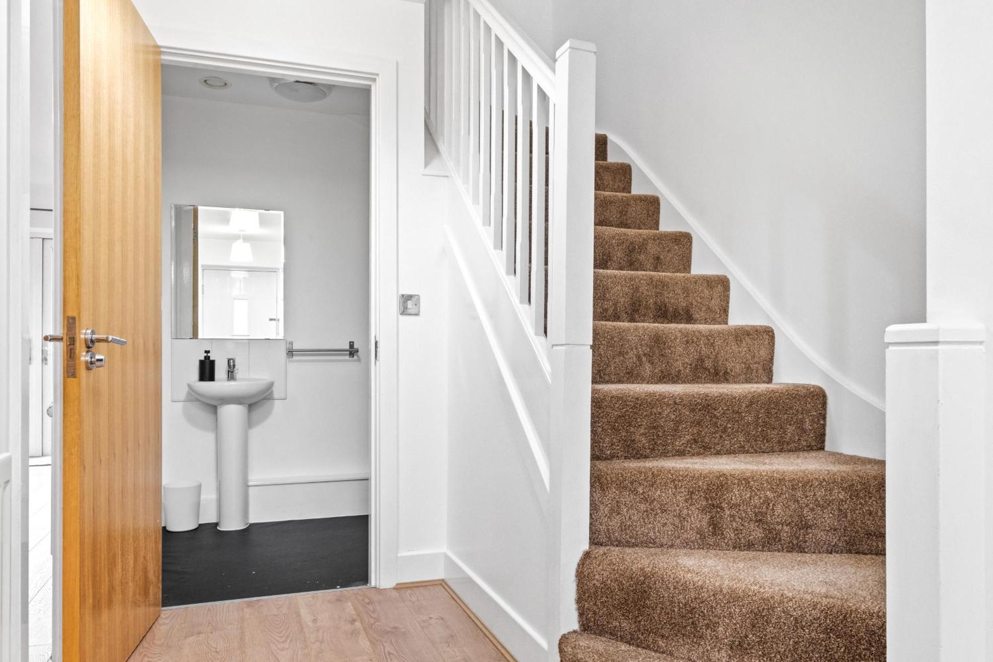 Comfy Home-windrush Grove * Birmingham