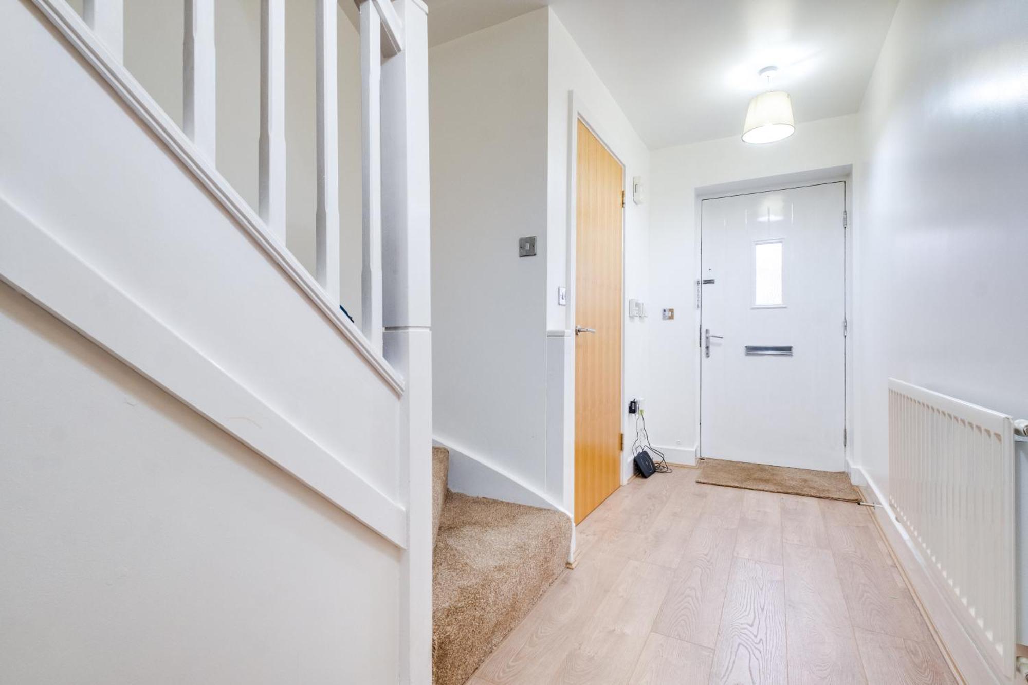 Comfy Home-windrush Grove Holiday home