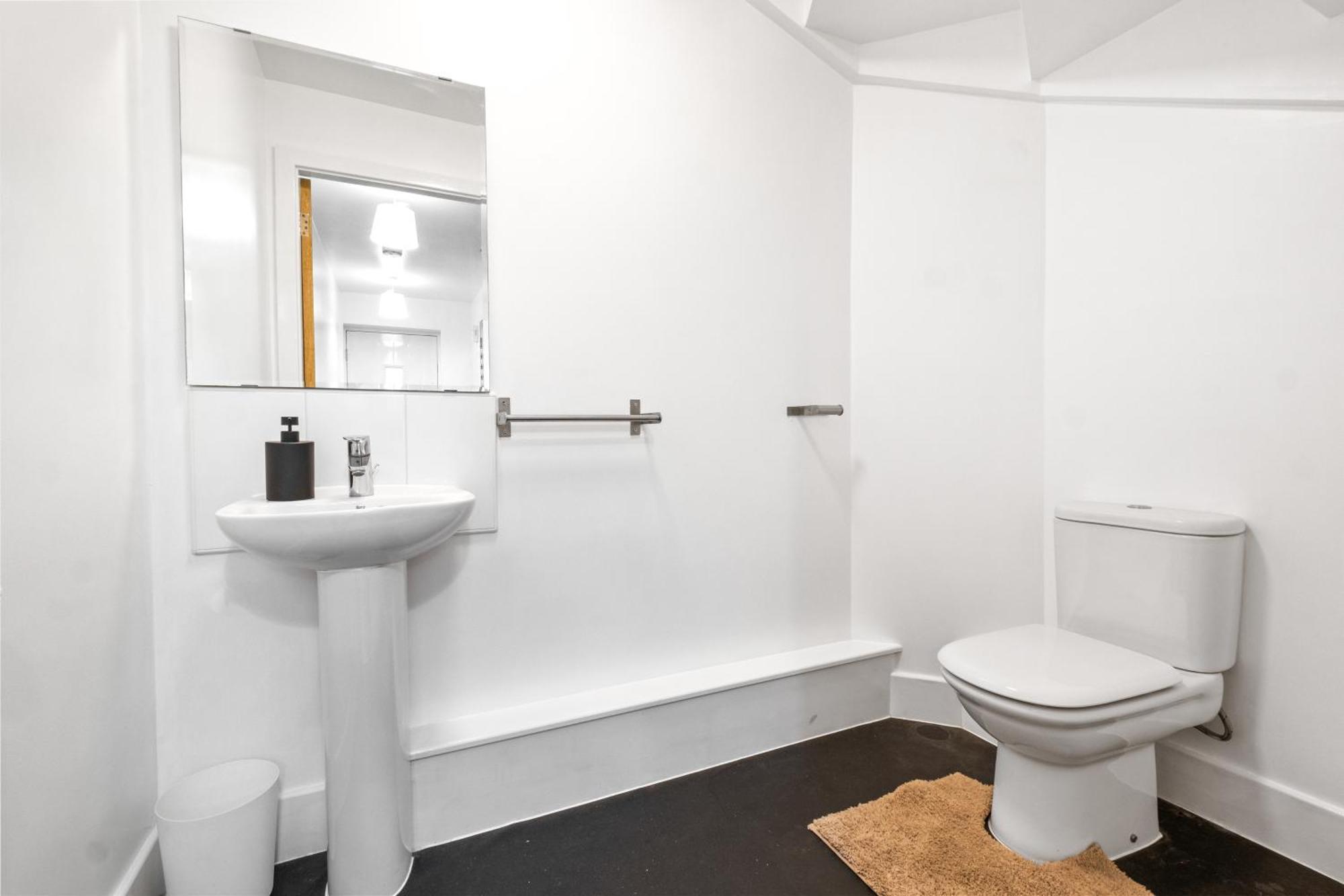 Holiday home Comfy Home-windrush Grove Birmingham