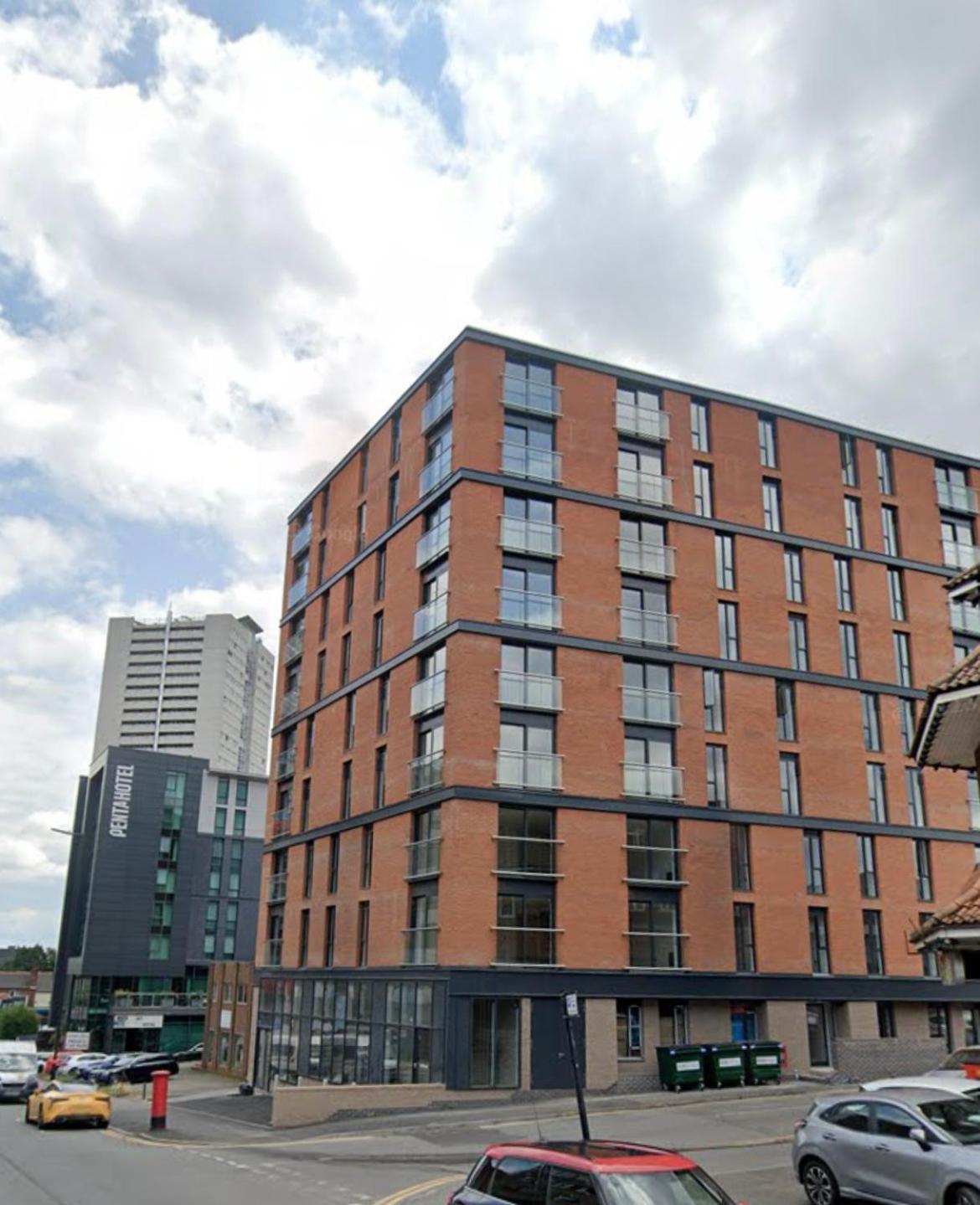 Elmardi - 2 Bedroom Centre *