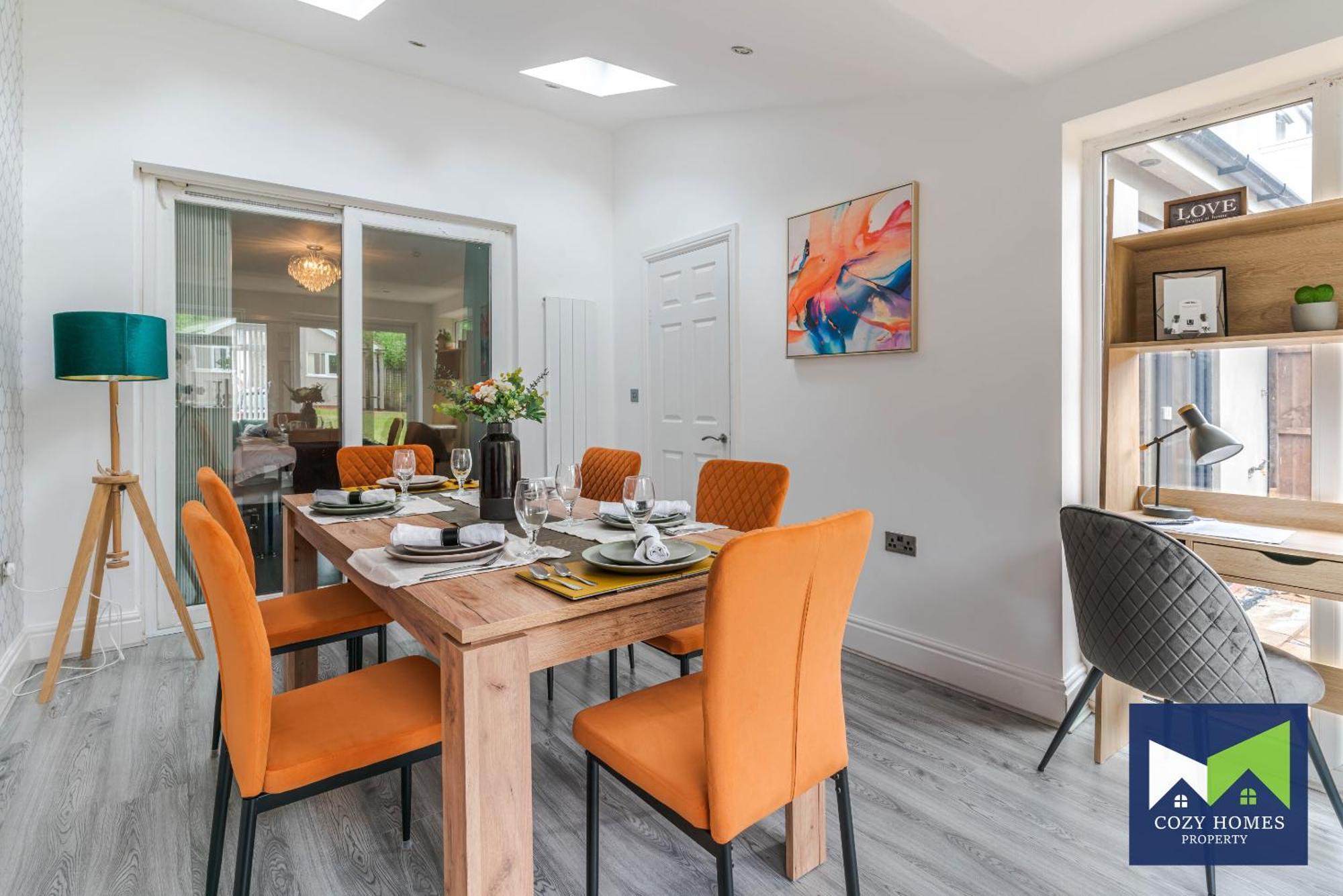 Spacious And Comfortable 5 Bedroom, 3 Bathroom With Pool Table, Perfect For Contractors, Nec, Family Relocations