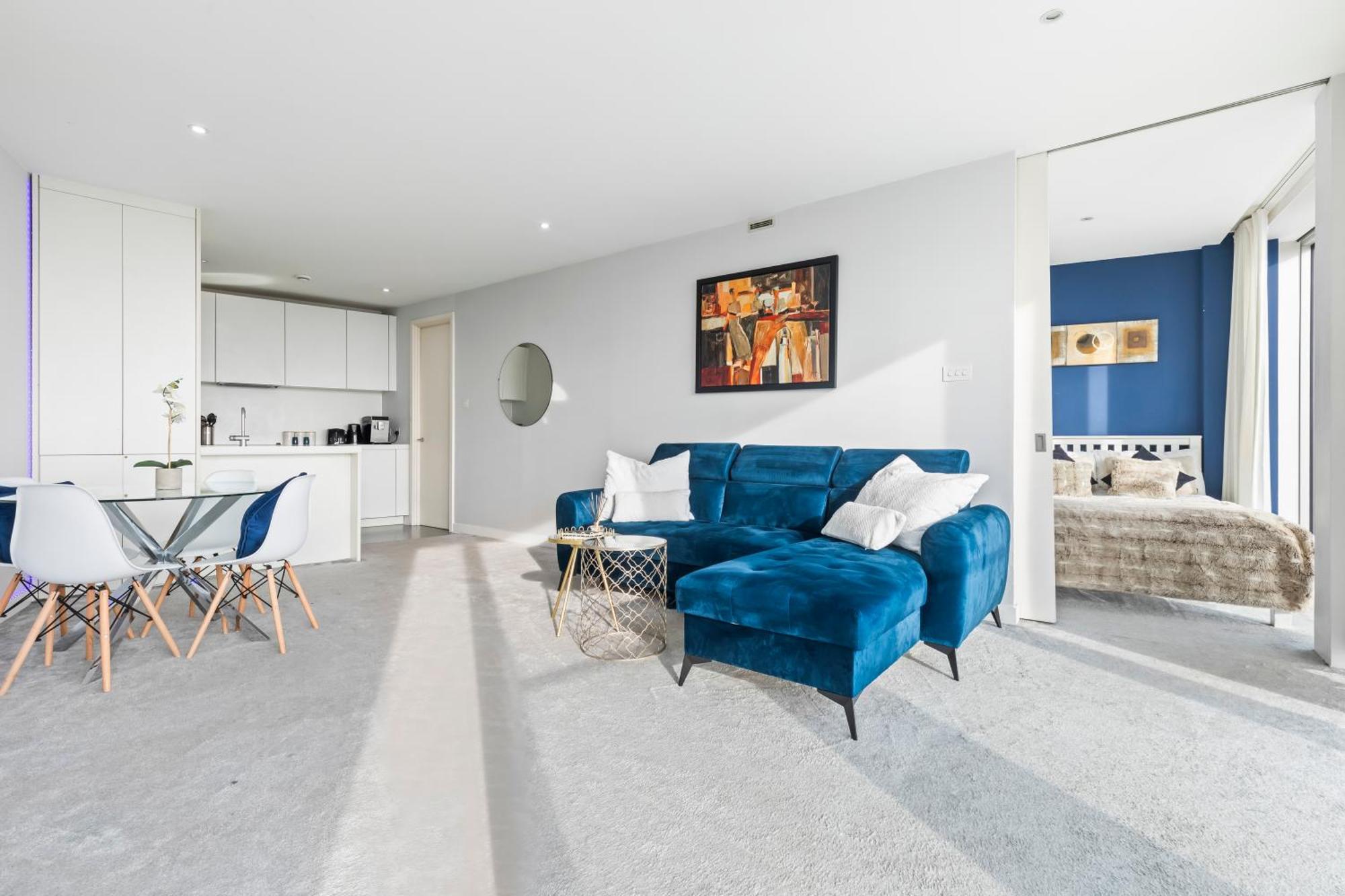 Centre, Views, Parking, Sleeps 4, Long Offers Apartment Birmingham