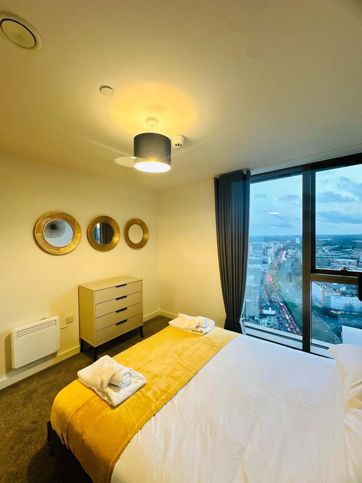 Apartment Fabulous 2 Bed Flat In W Views