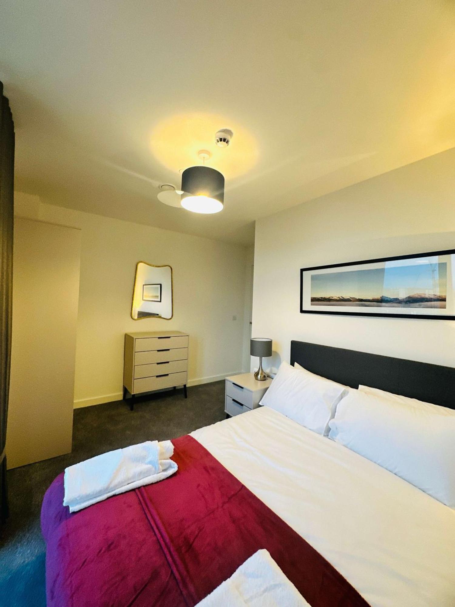 Fabulous 2 Bed Flat In W Views *