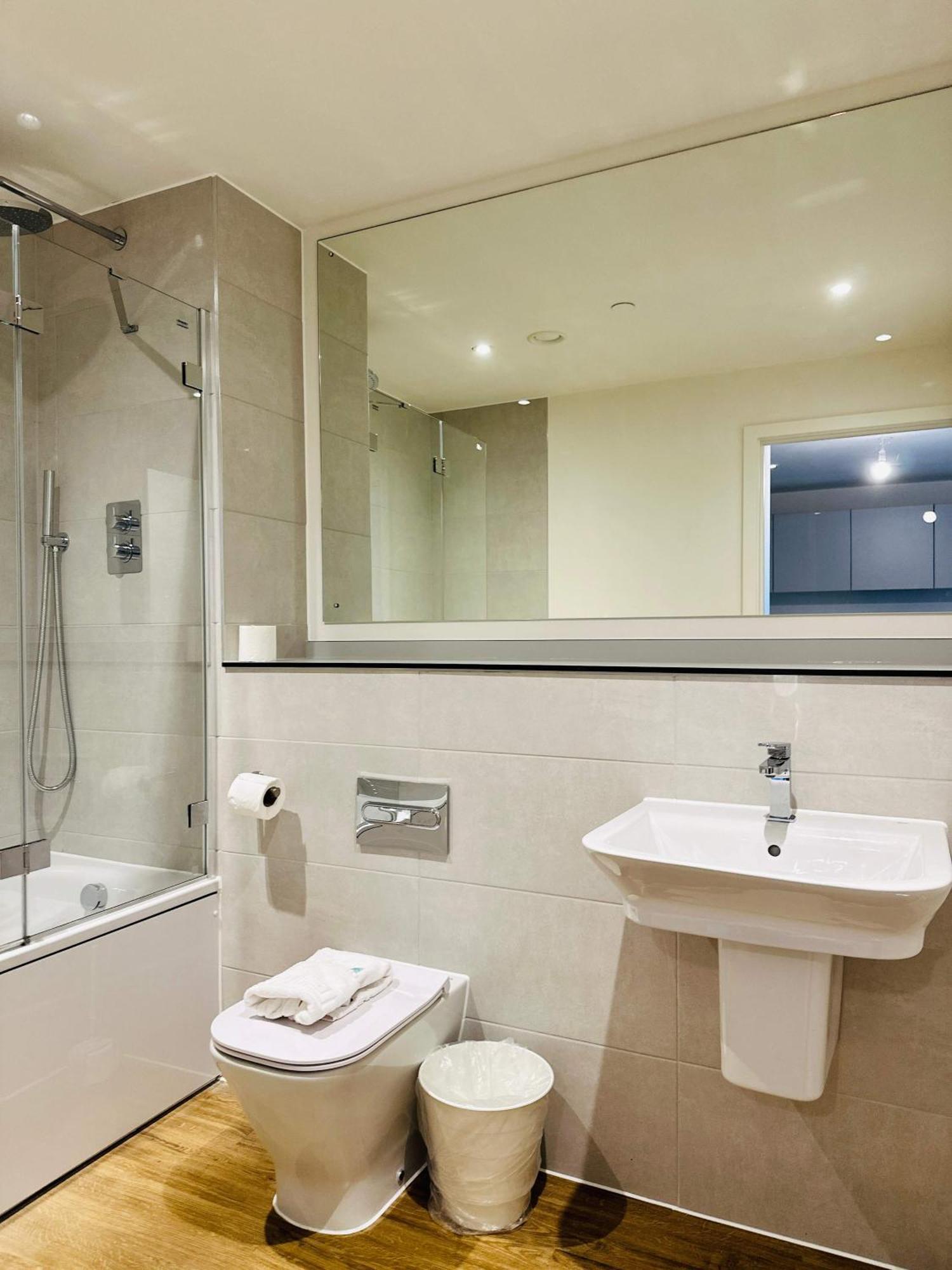 Stunning Birmingham1 Bedroom Apartment *