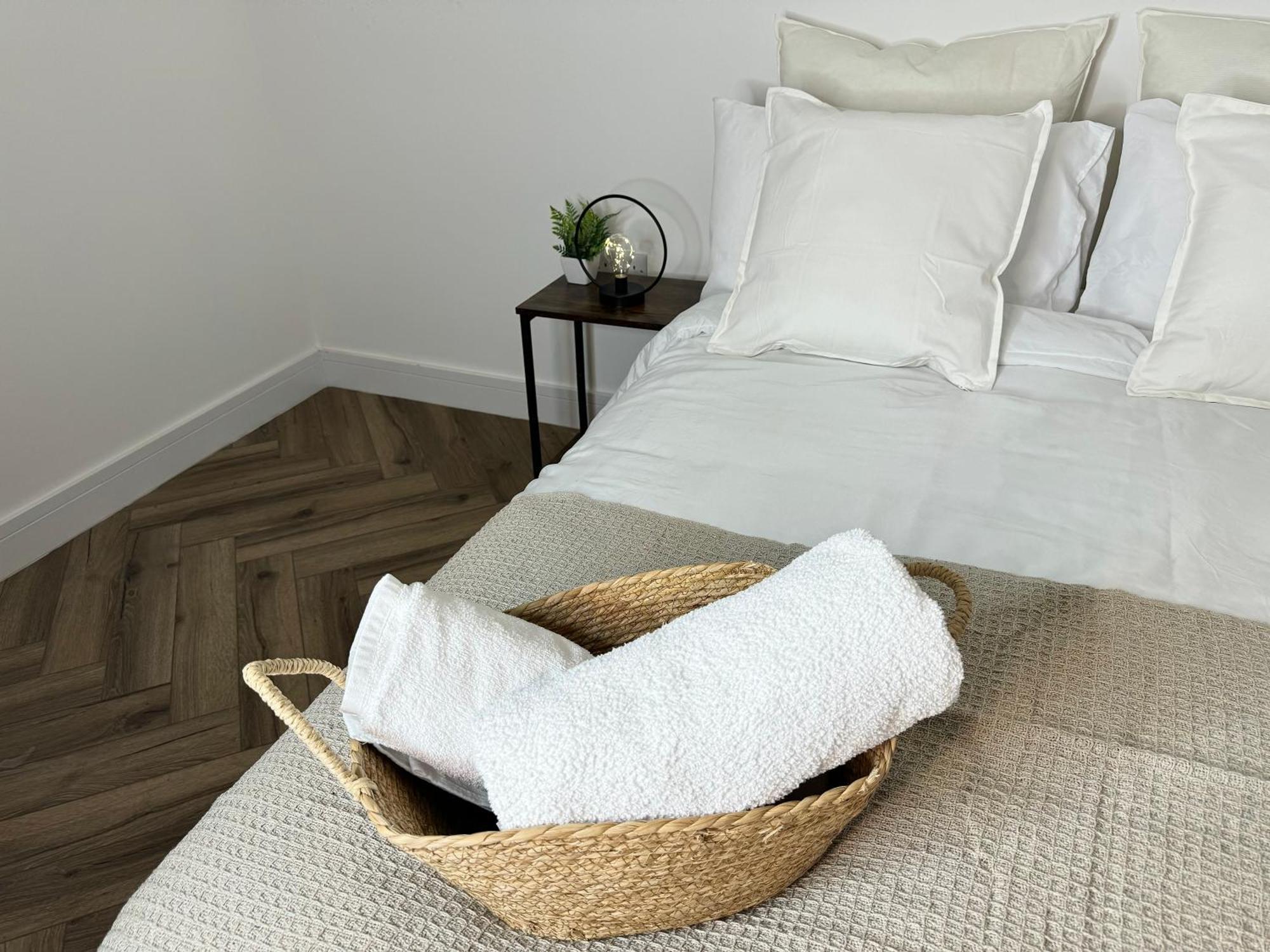 Apartment Spacious Luxury - 2 Bed - Free Parking - Washing Machine - 50inch Hd Tv - Netflix