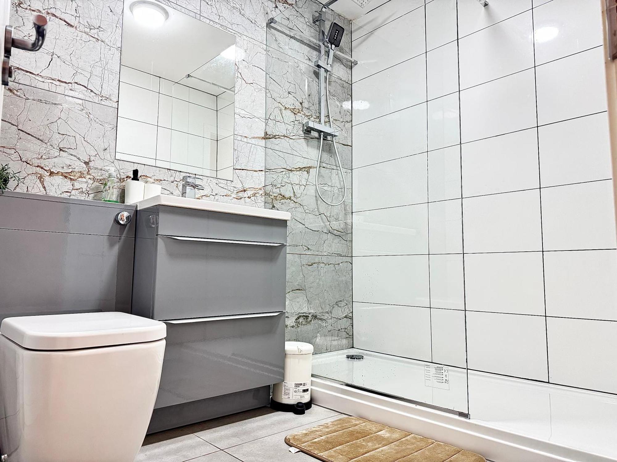Apartment Spacious Luxury - 2 Bed - Free Parking - Washing Machine - 50inch Hd Tv - Netflix