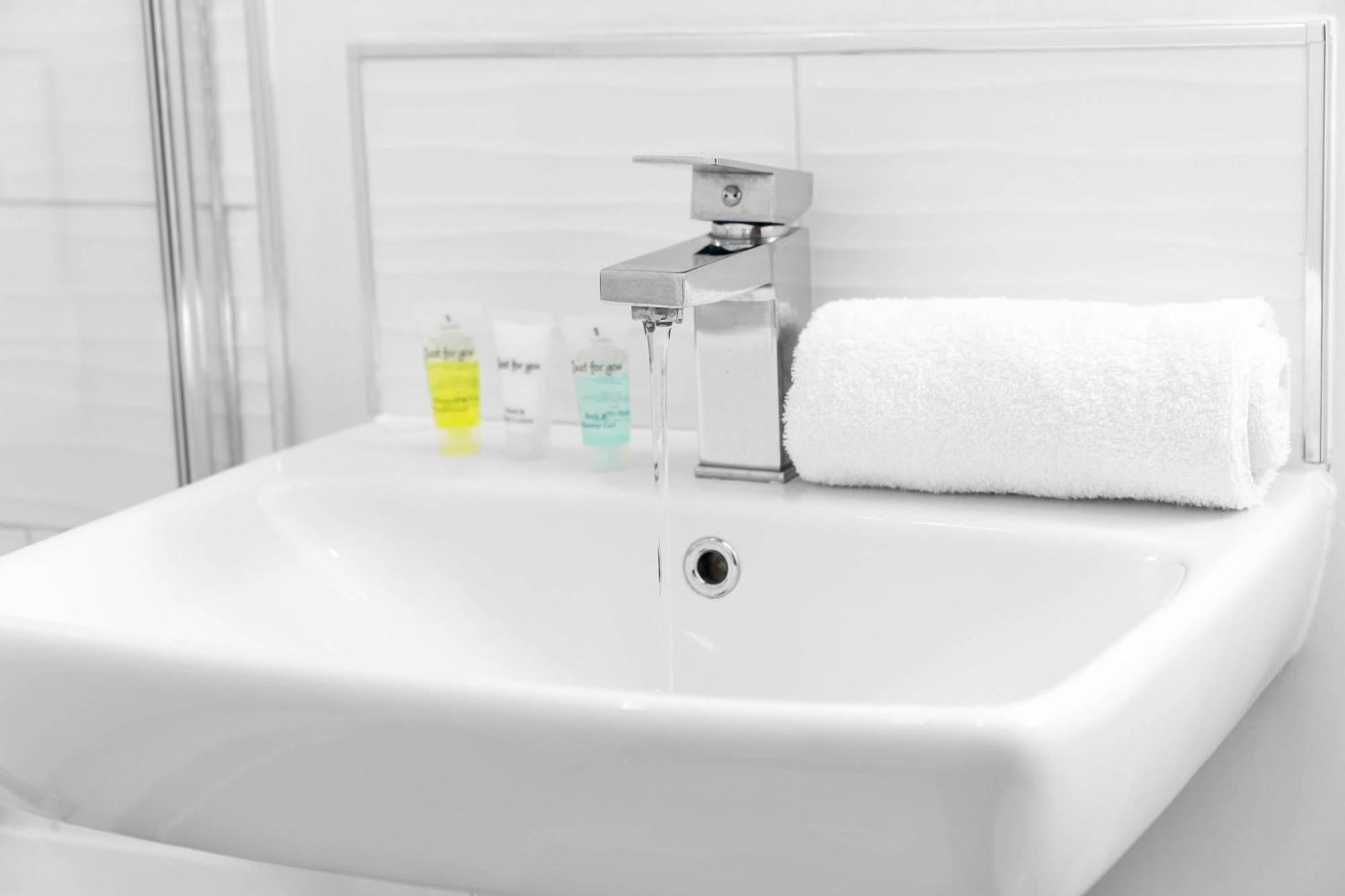Luxury With Gated Access And Secure Parking 16sl Apartment Birmingham