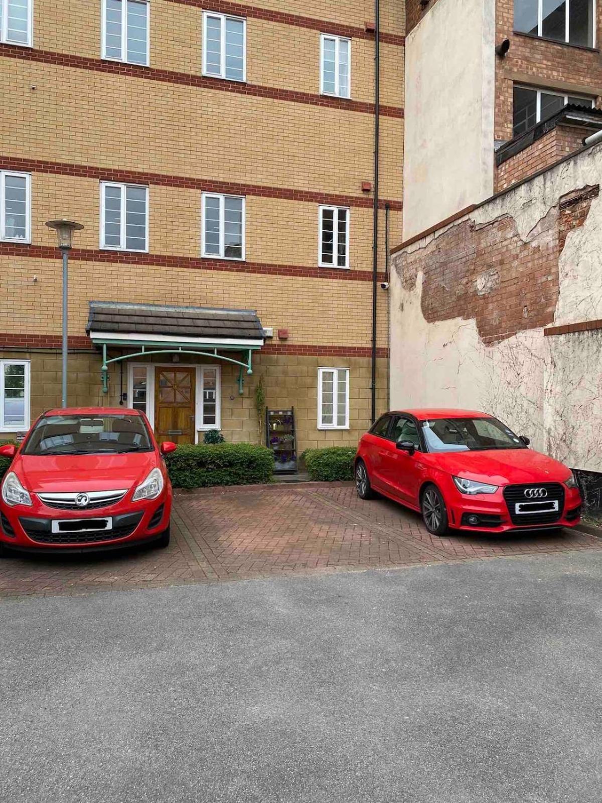 Entire Industrial Style With Free Parking & Wifi *