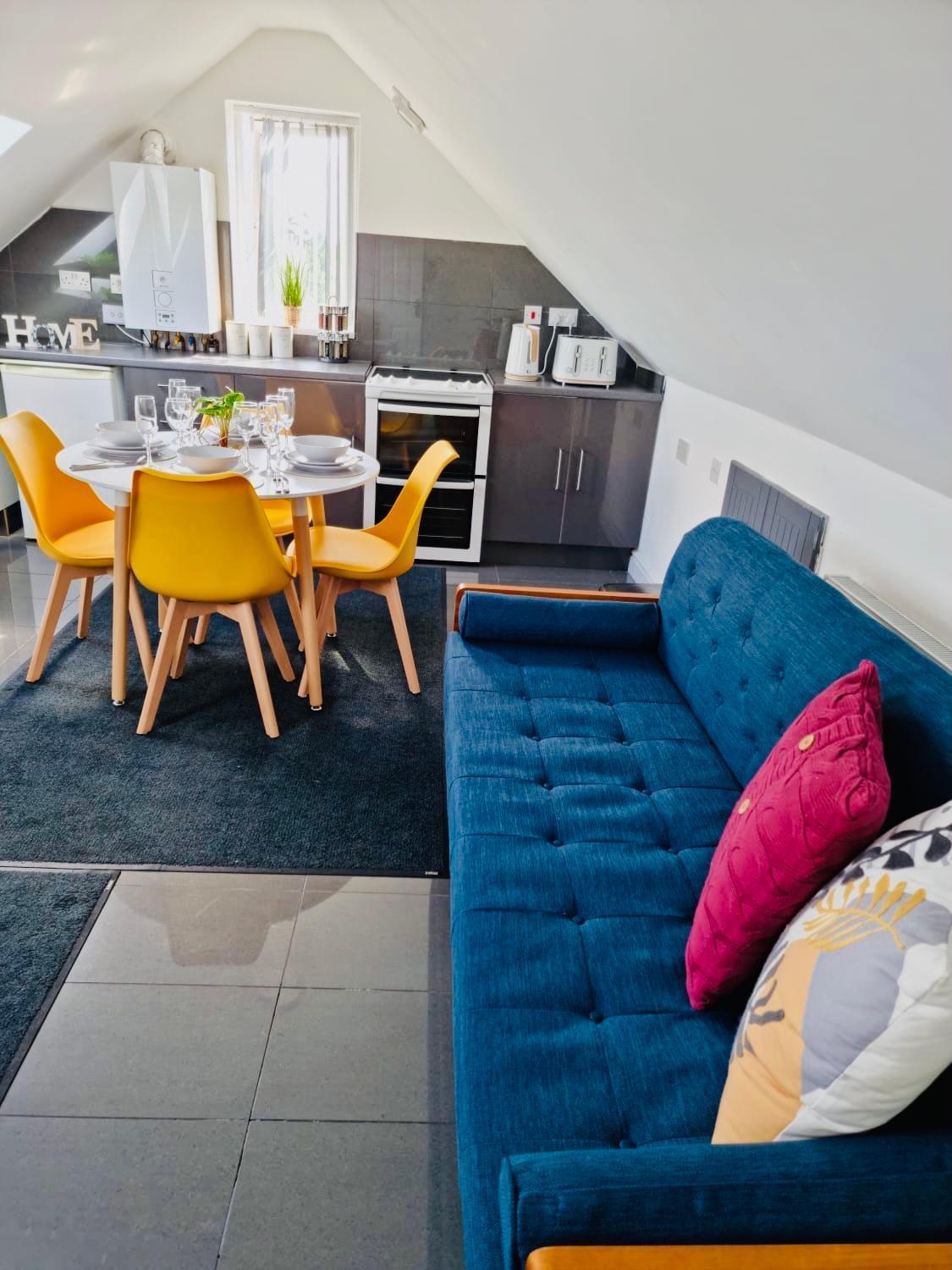 Apartment Large 7 Bedrooms Split-level Flat Sleeps Up To 14 Birmingham