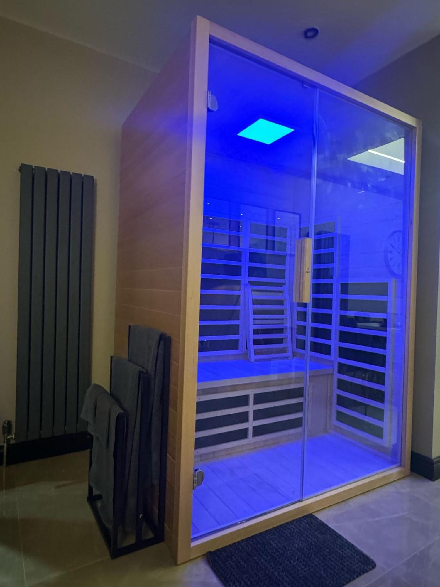 Villa Luxury 3bed Hot Tub And Sauna Facilities Amazing Location Birmingham
