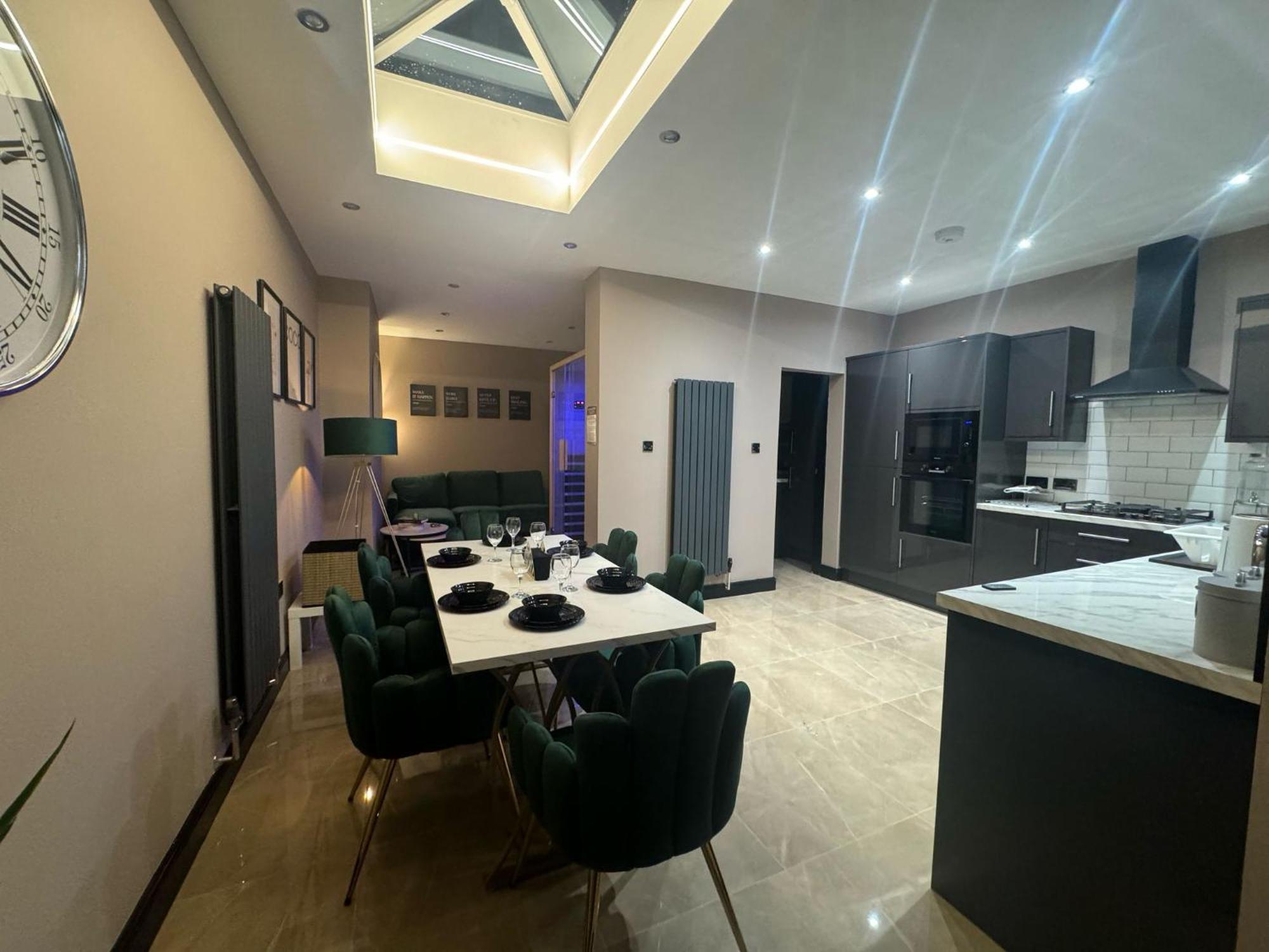 Luxury 3bed Hot Tub And Sauna Facilities Amazing Location