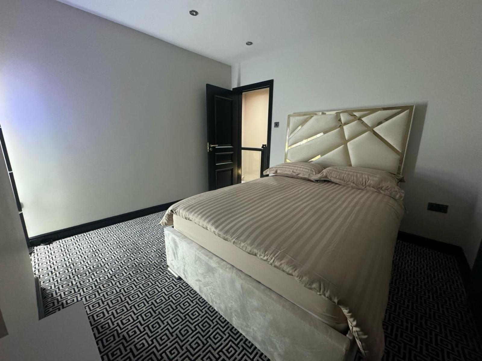 Luxury 3bed Hot Tub And Sauna Facilities Amazing Location *
