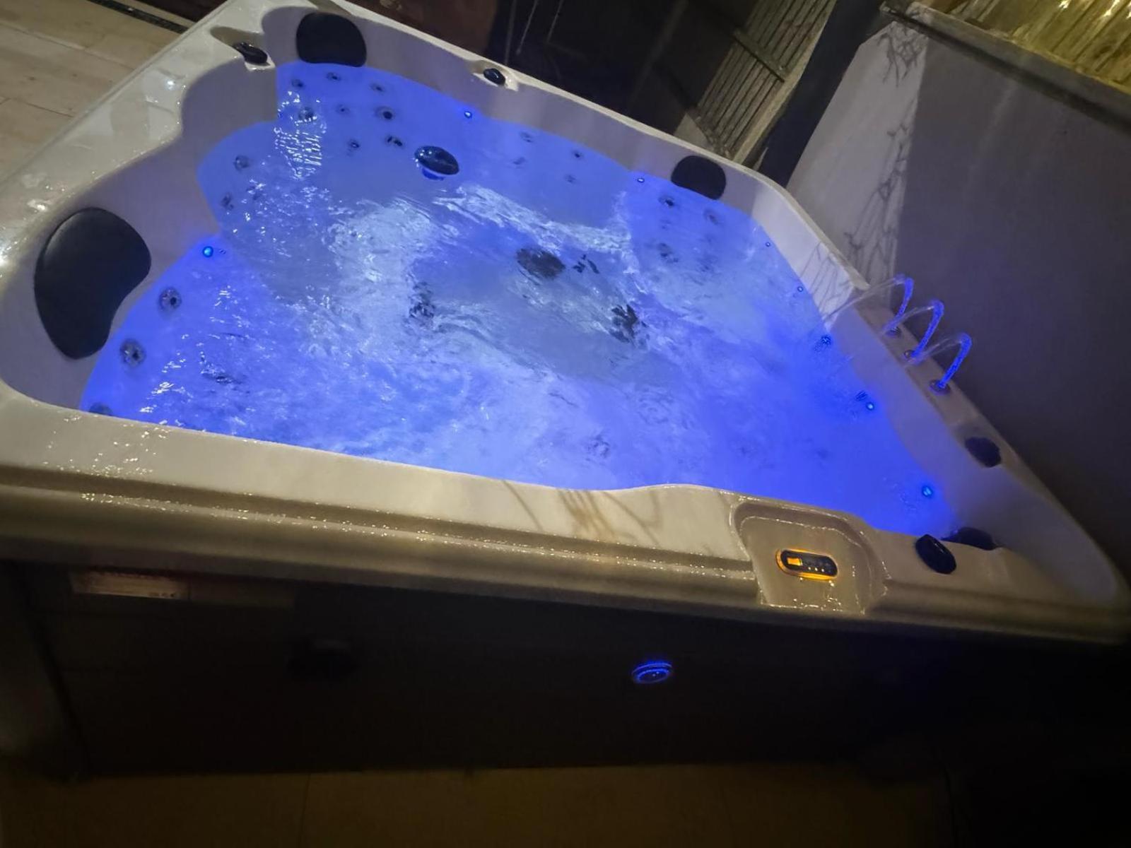 Luxury 3bed Hot Tub And Sauna Facilities Amazing Location Birmingham