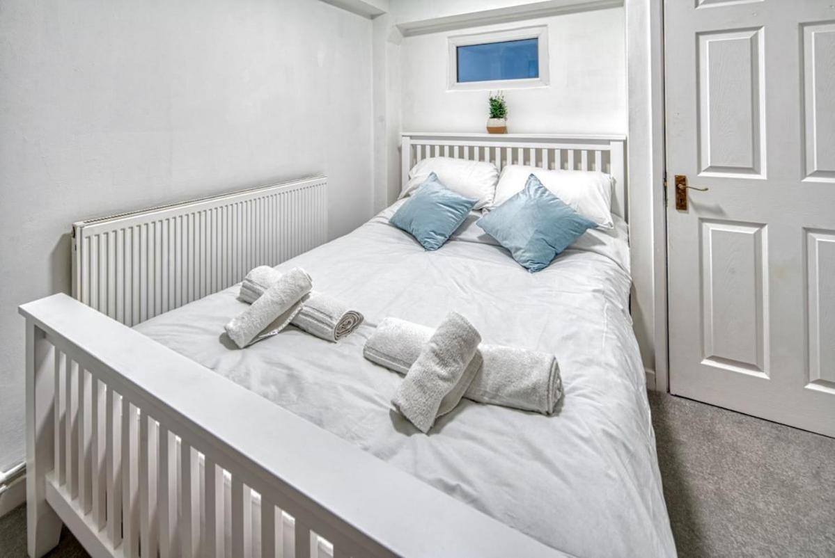 Cozy 4-bed For Contractors & Families *