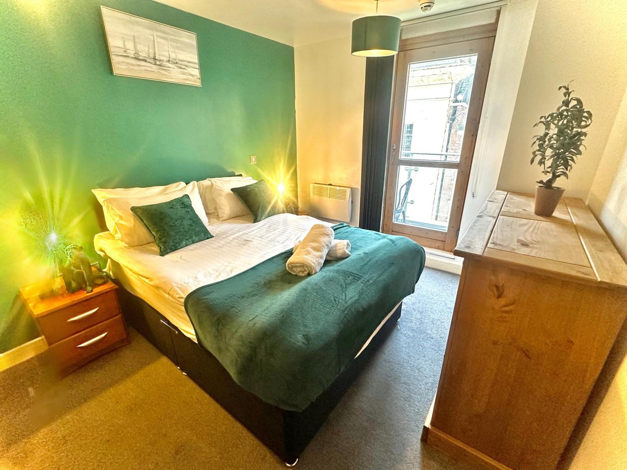 The Temple House Balcony Apartment Birmingham