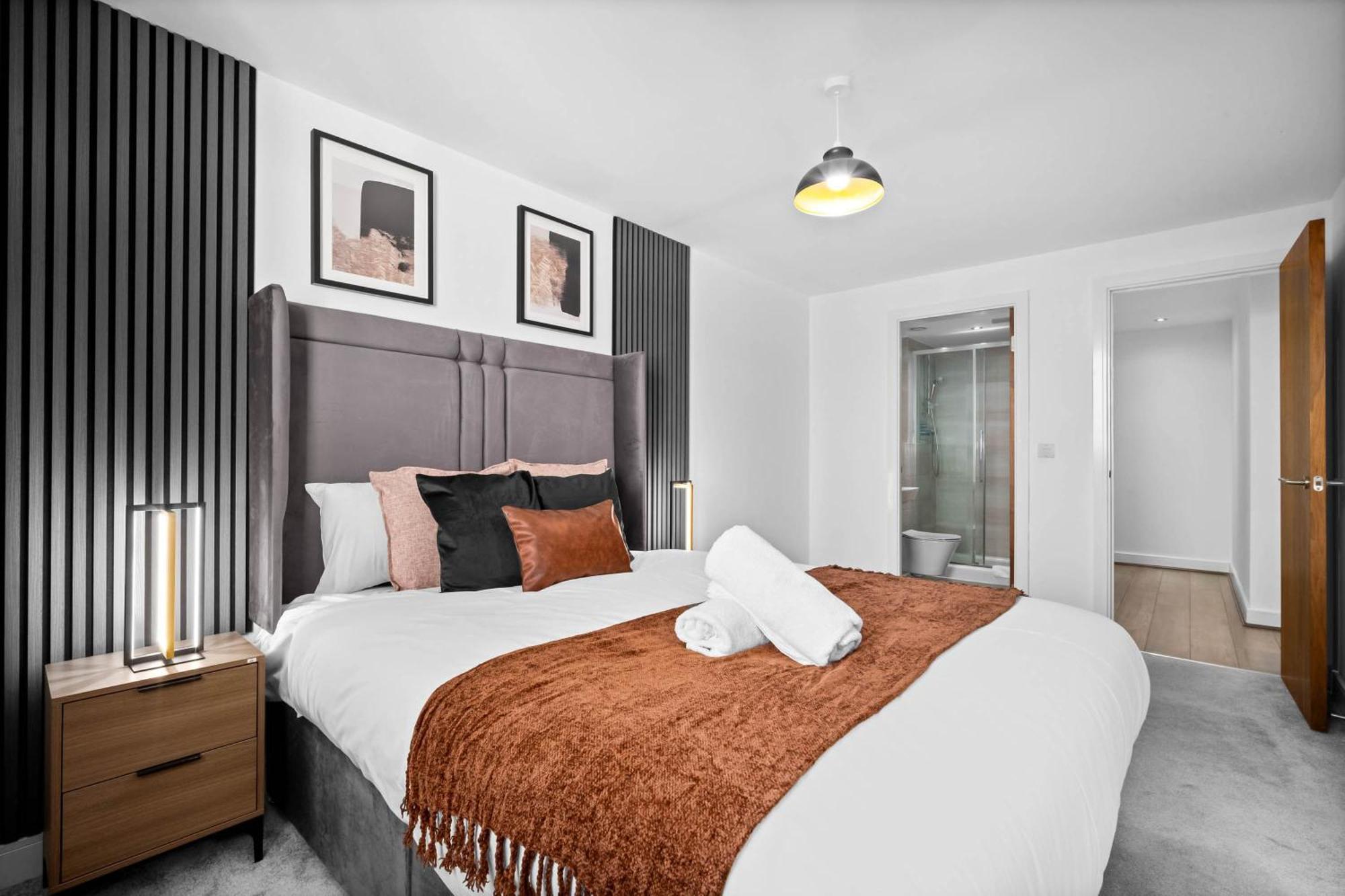 Stylish 2 Bedroom Apartment - City Centre - Free Netflix 404R