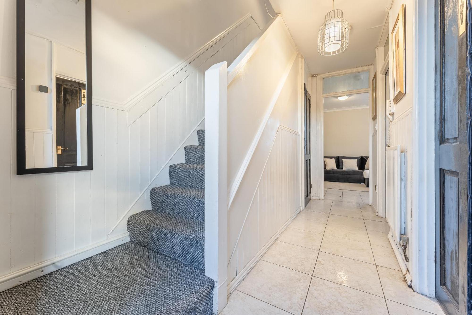 Apartment Spacious 3-br Sleeps 8 Birmingham