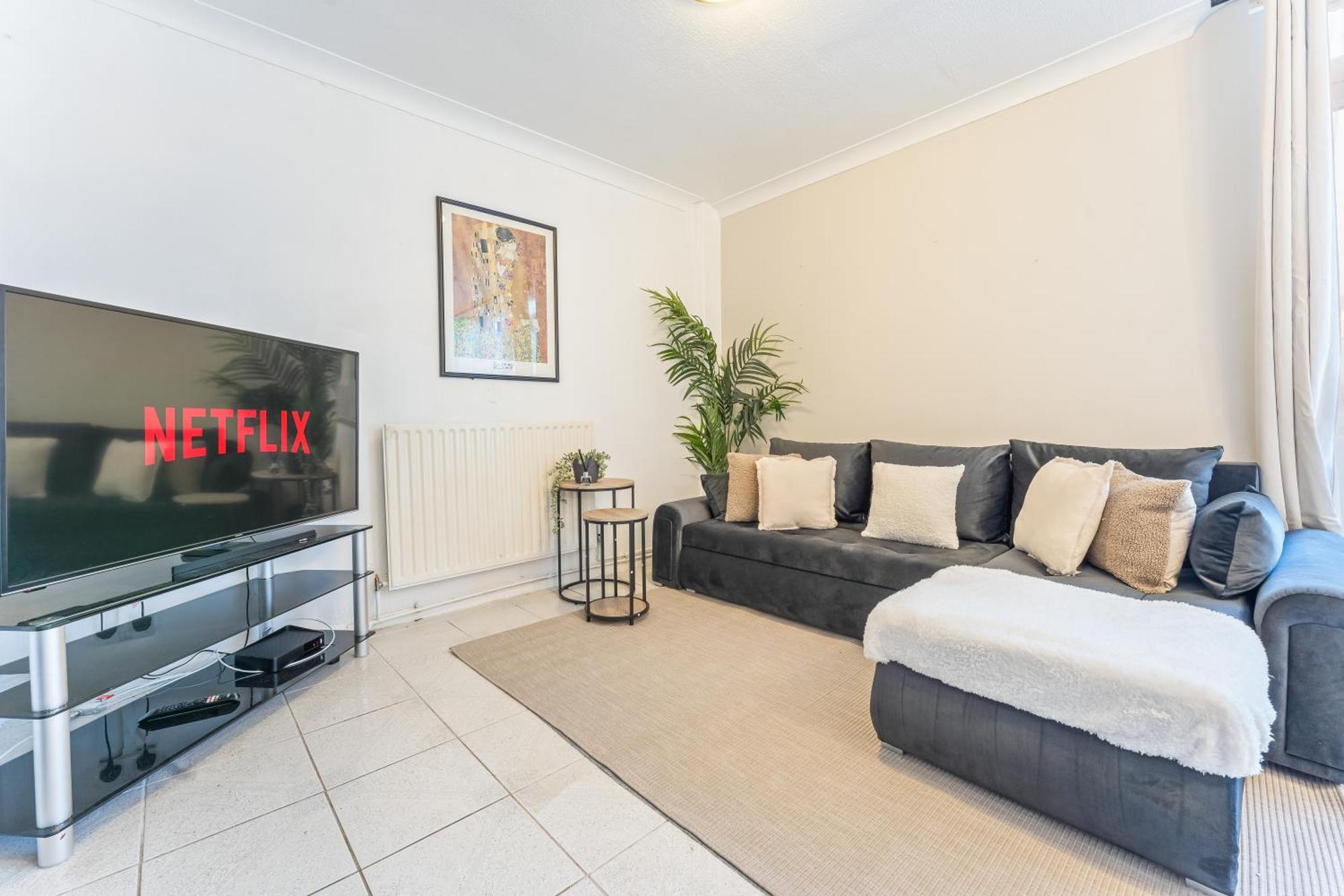 Spacious 3-br Sleeps 8 * Birmingham