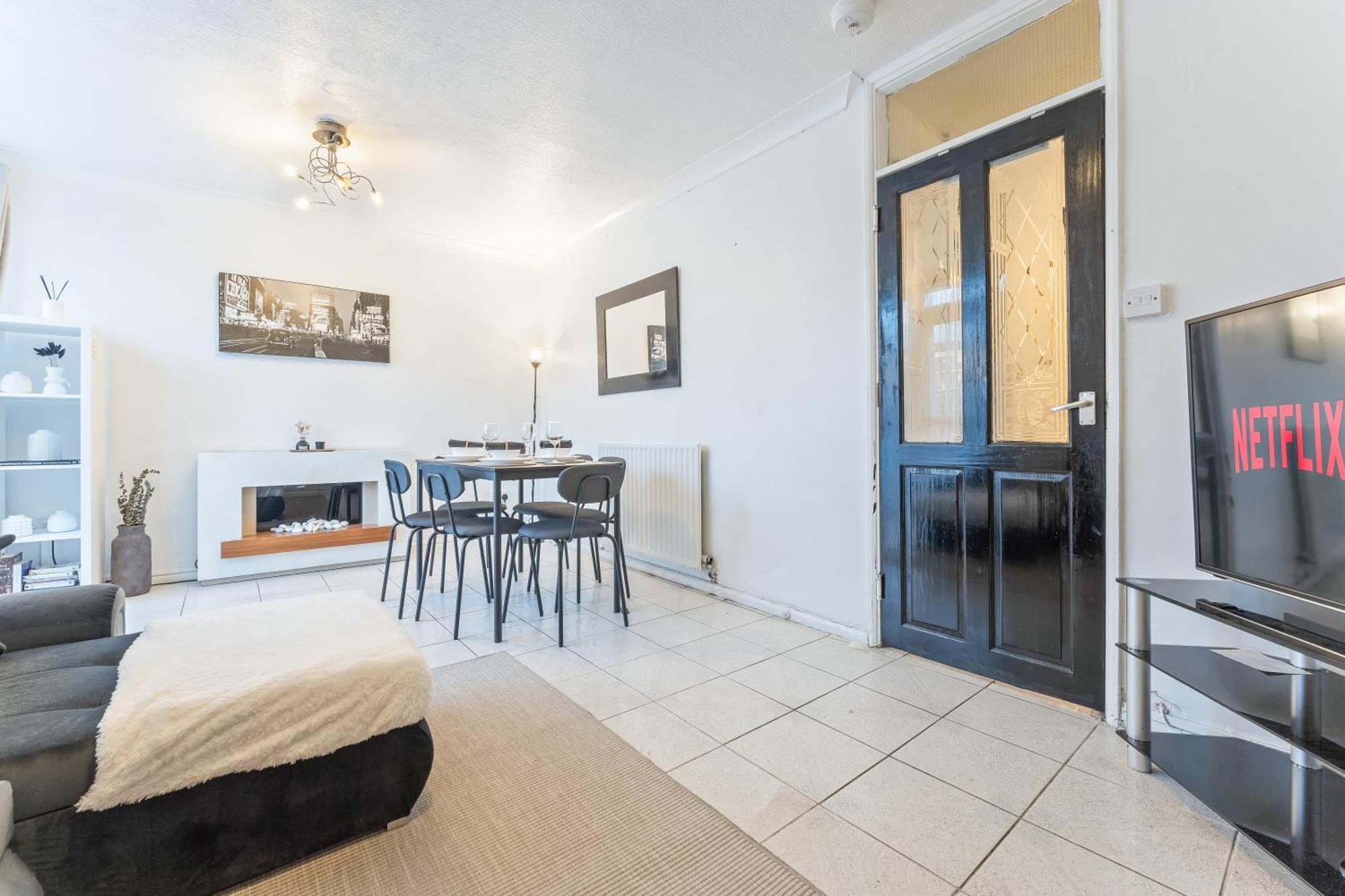 Apartment Spacious 3-br Sleeps 8 Birmingham