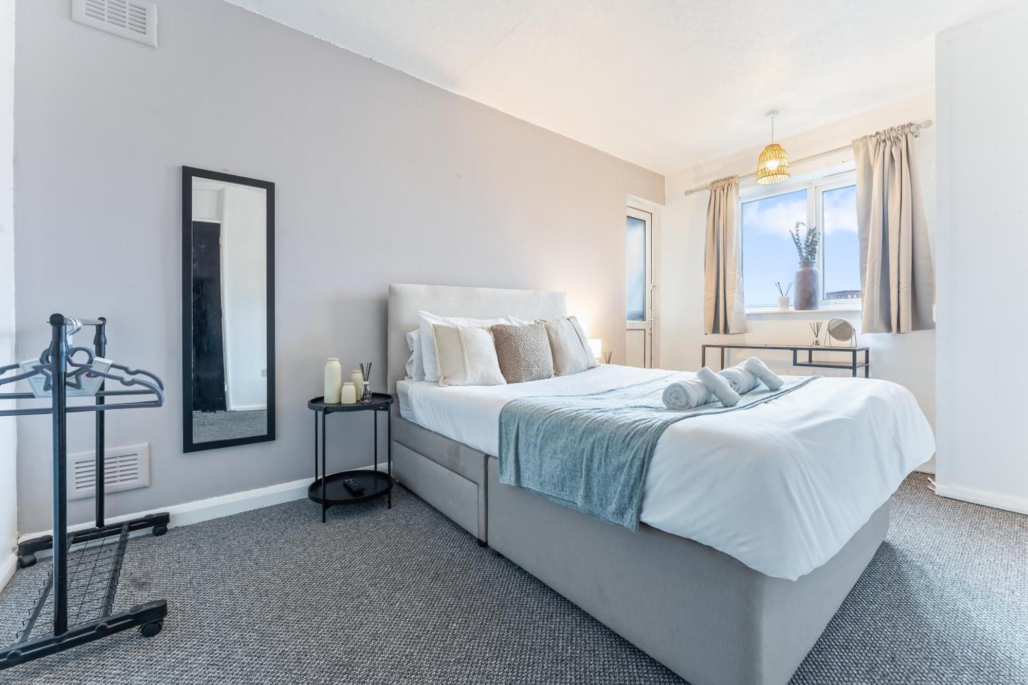 Spacious 3-br Sleeps 8 *