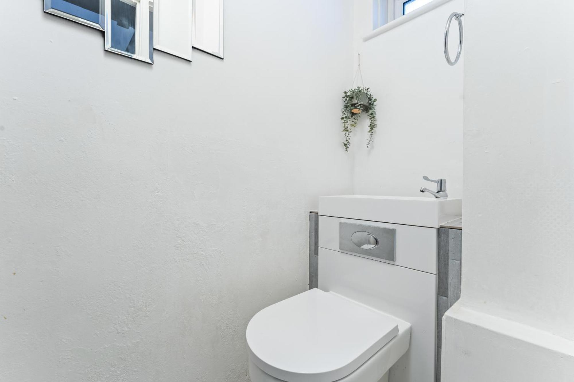Spacious 3-br Sleeps 8