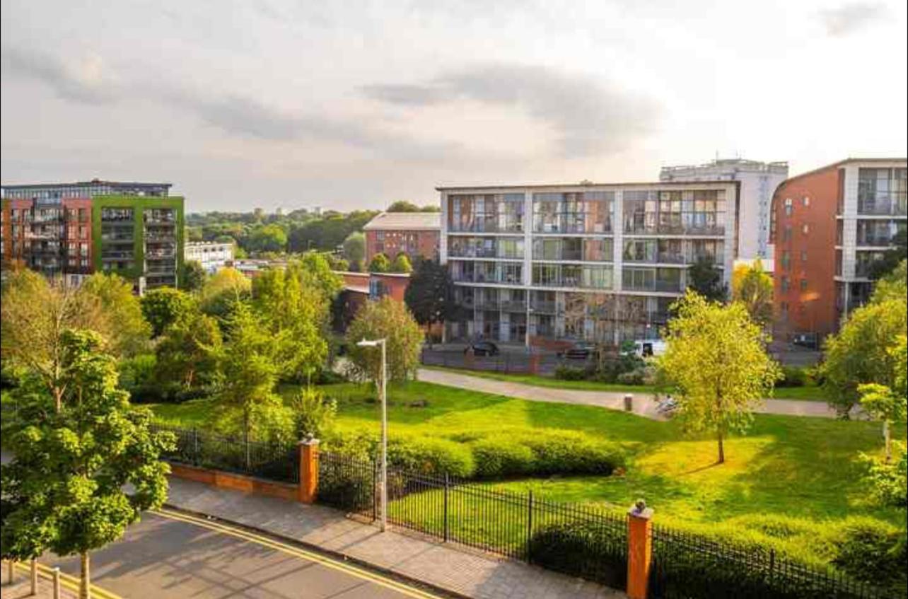 Centre With Parking Apartment