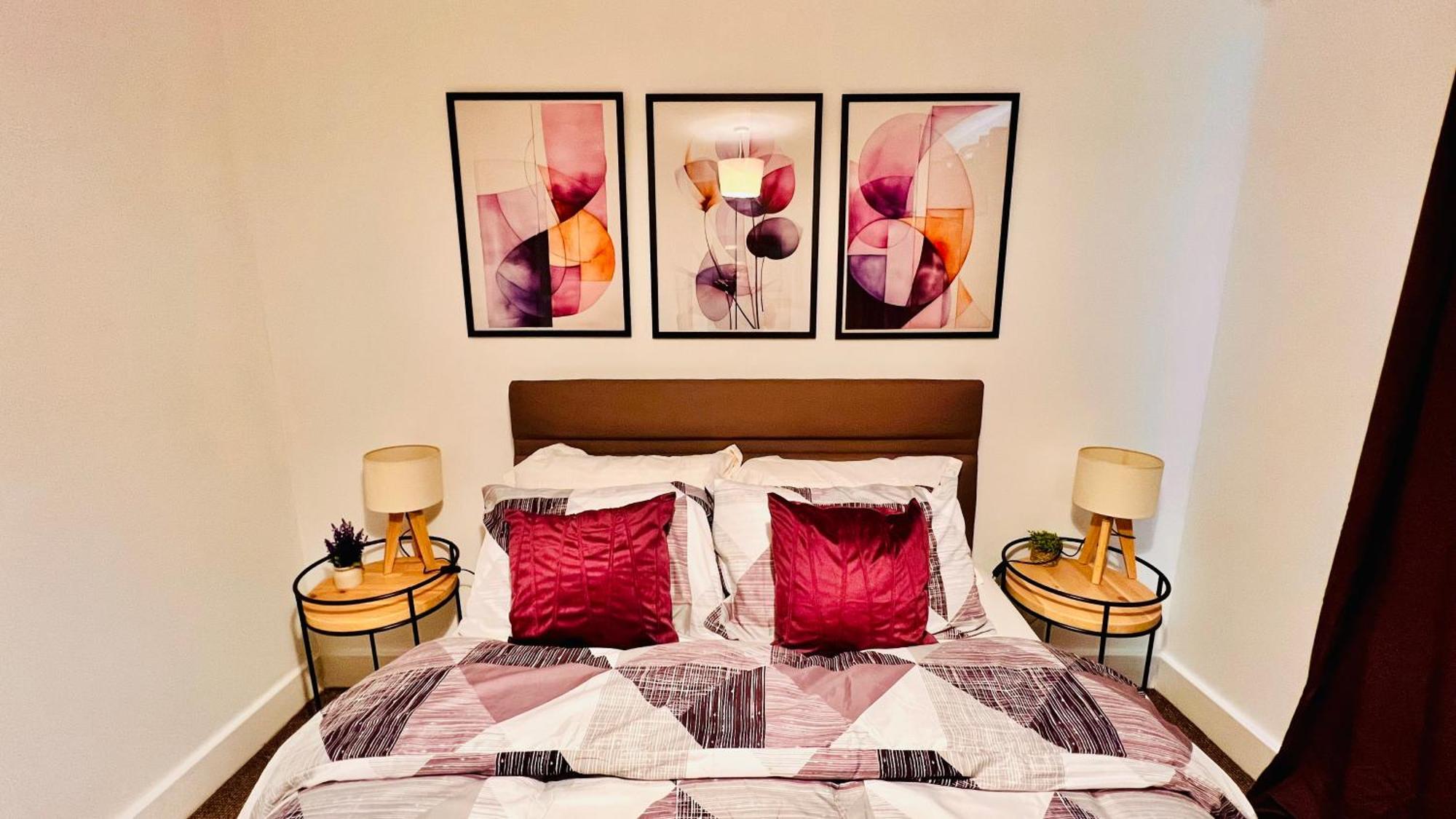 Centre With Parking Apartment *