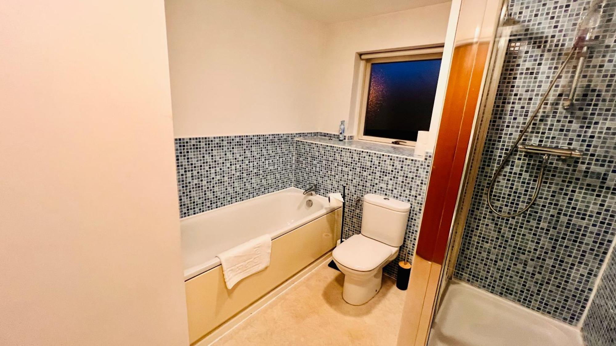 Centre With Parking Apartment *