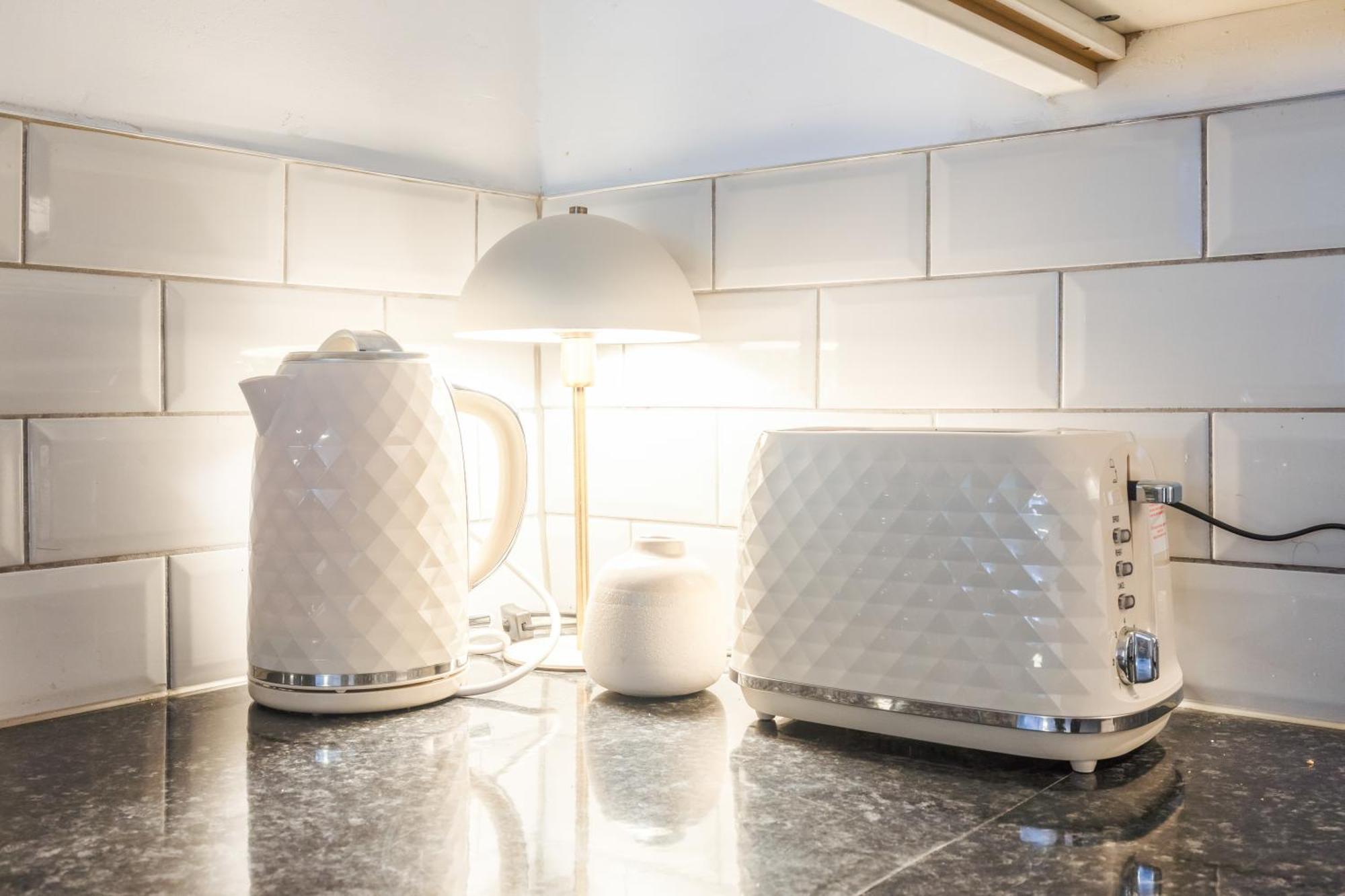 Cosy Family Let - Sleeps 4 *