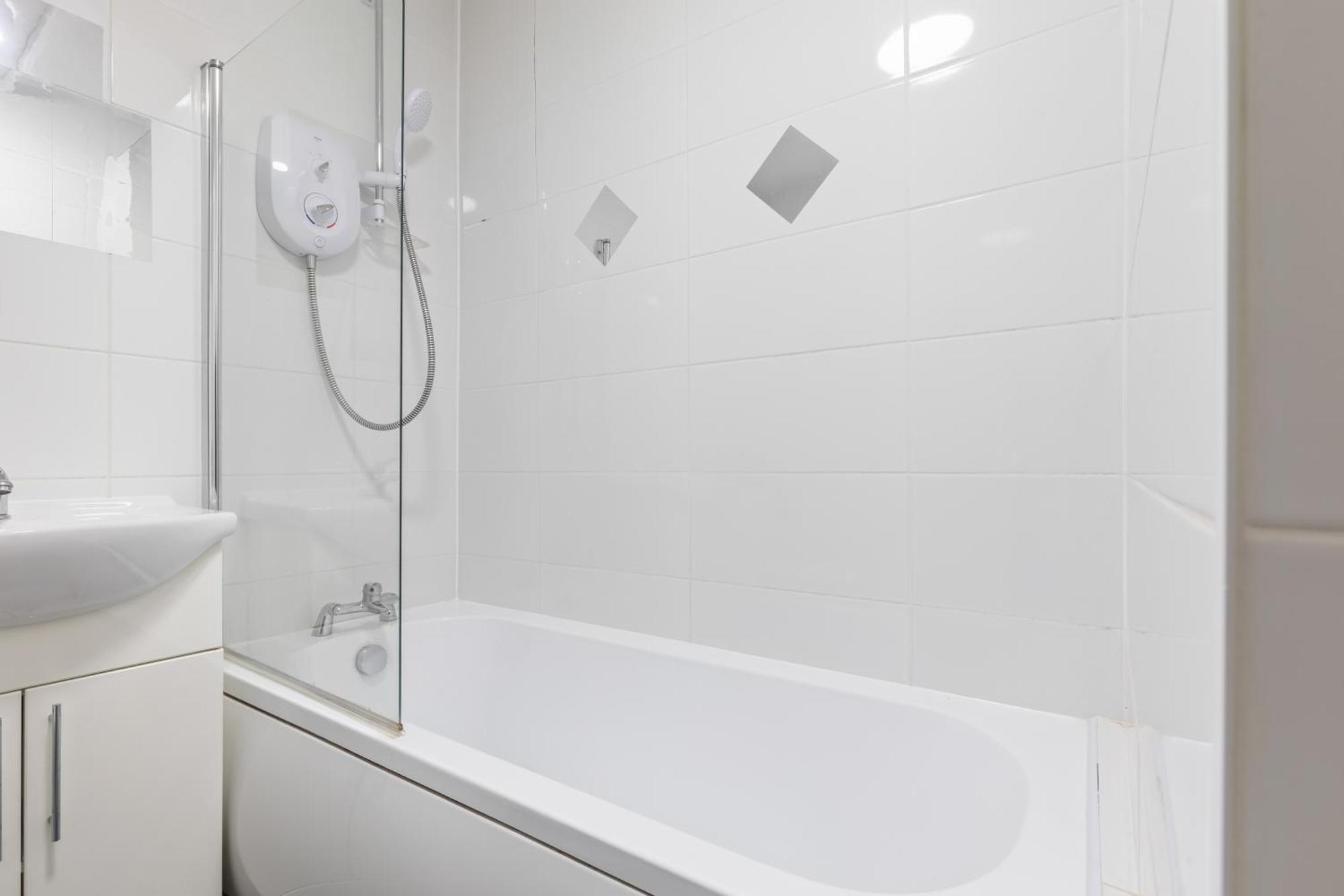 Cosy Family Let - Sleeps 4 Apartment