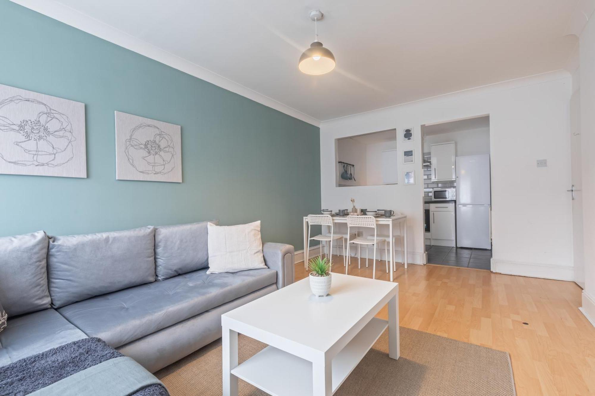 Cosy Family Let - Sleeps 4 Apartment