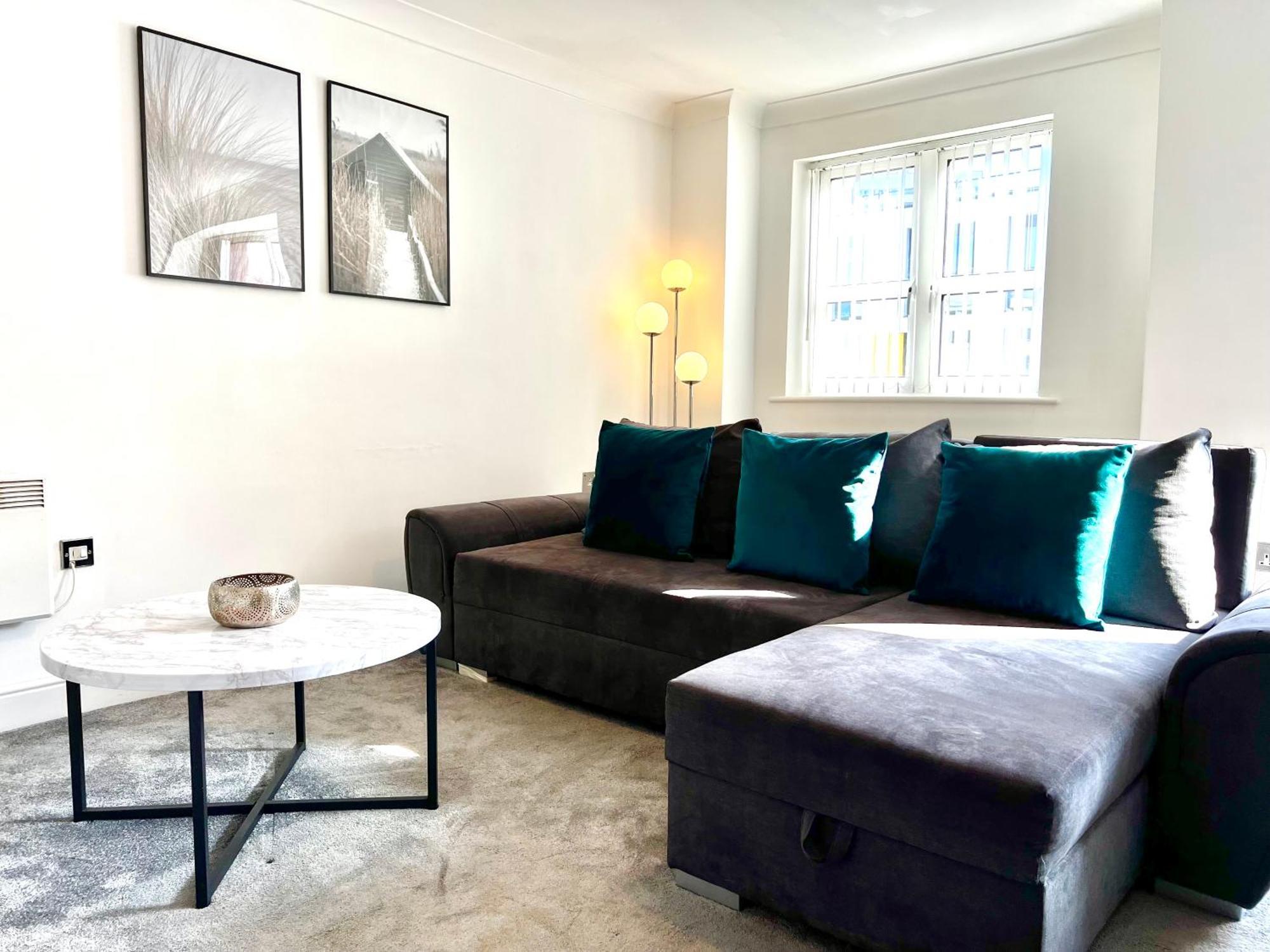 Centre Escape - Stylish And Serene 1br Apartment *