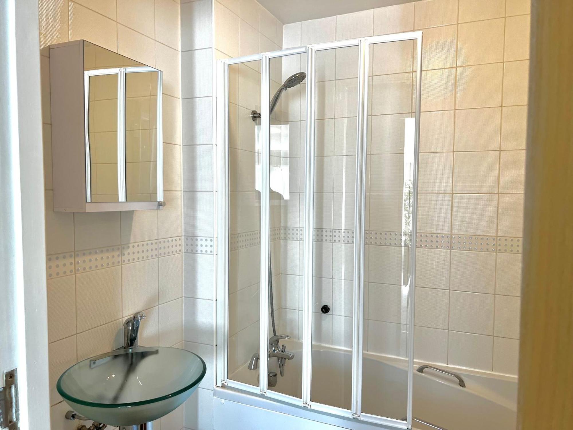 Apartment Centre Escape - Stylish And Serene 1br Birmingham