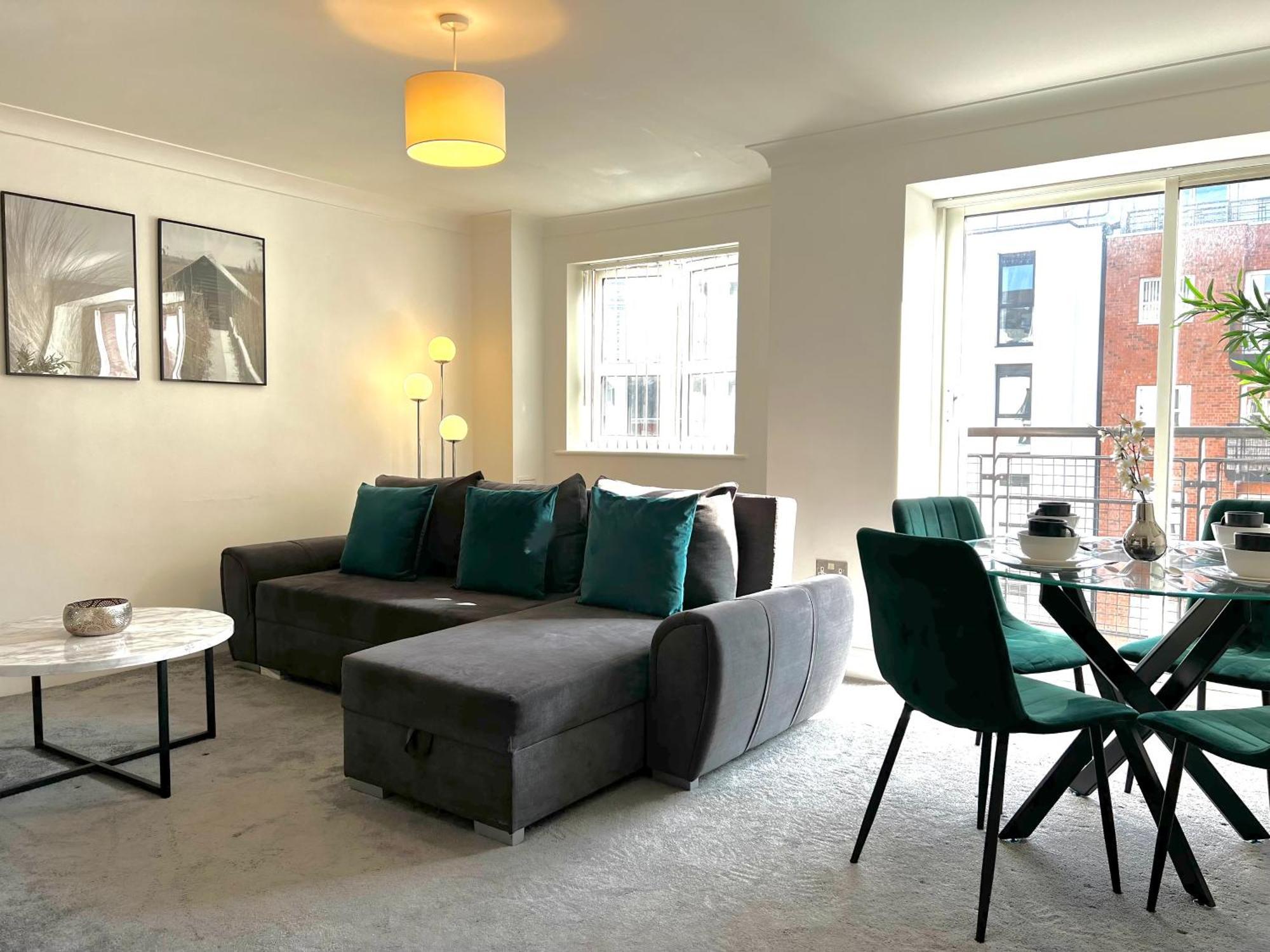 Centre Escape - Stylish And Serene 1br Birmingham