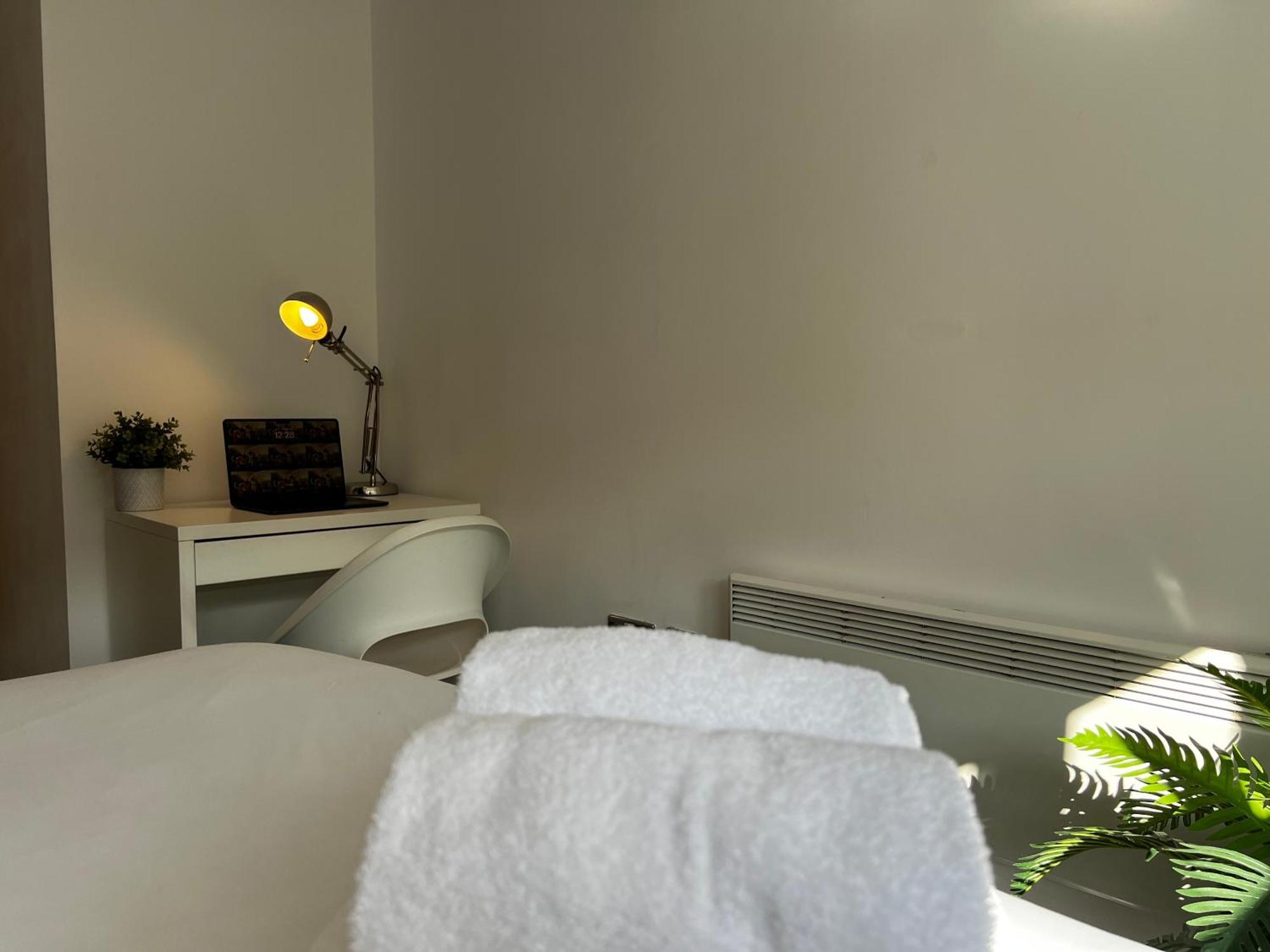 Centre Escape - Stylish And Serene 1br
