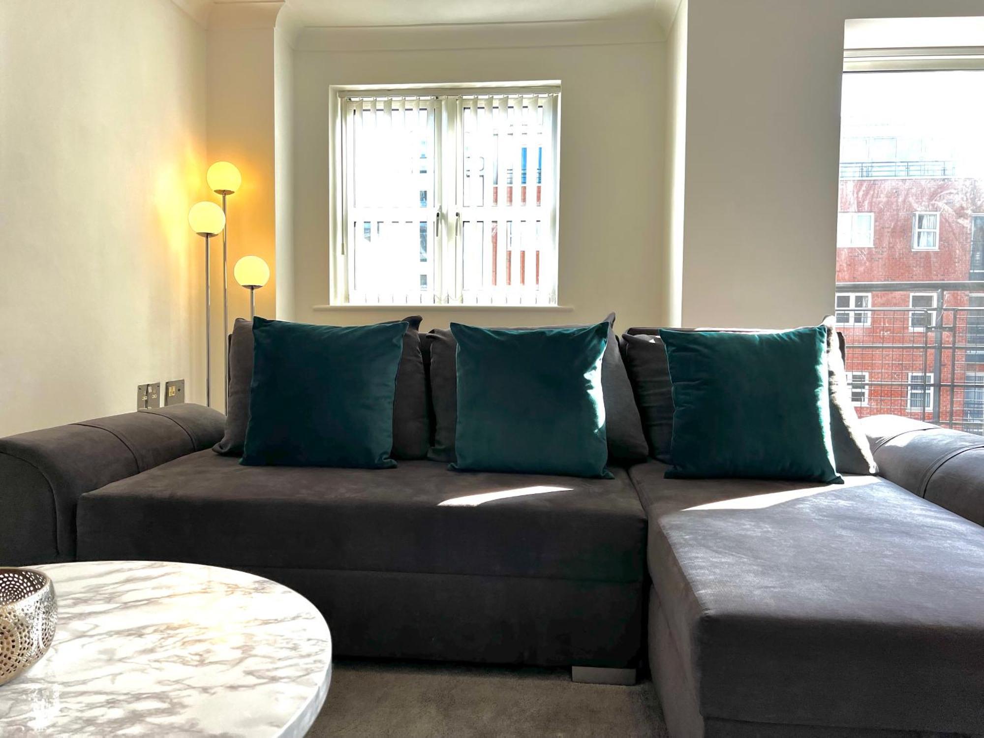 Centre Escape - Stylish And Serene 1br Apartment